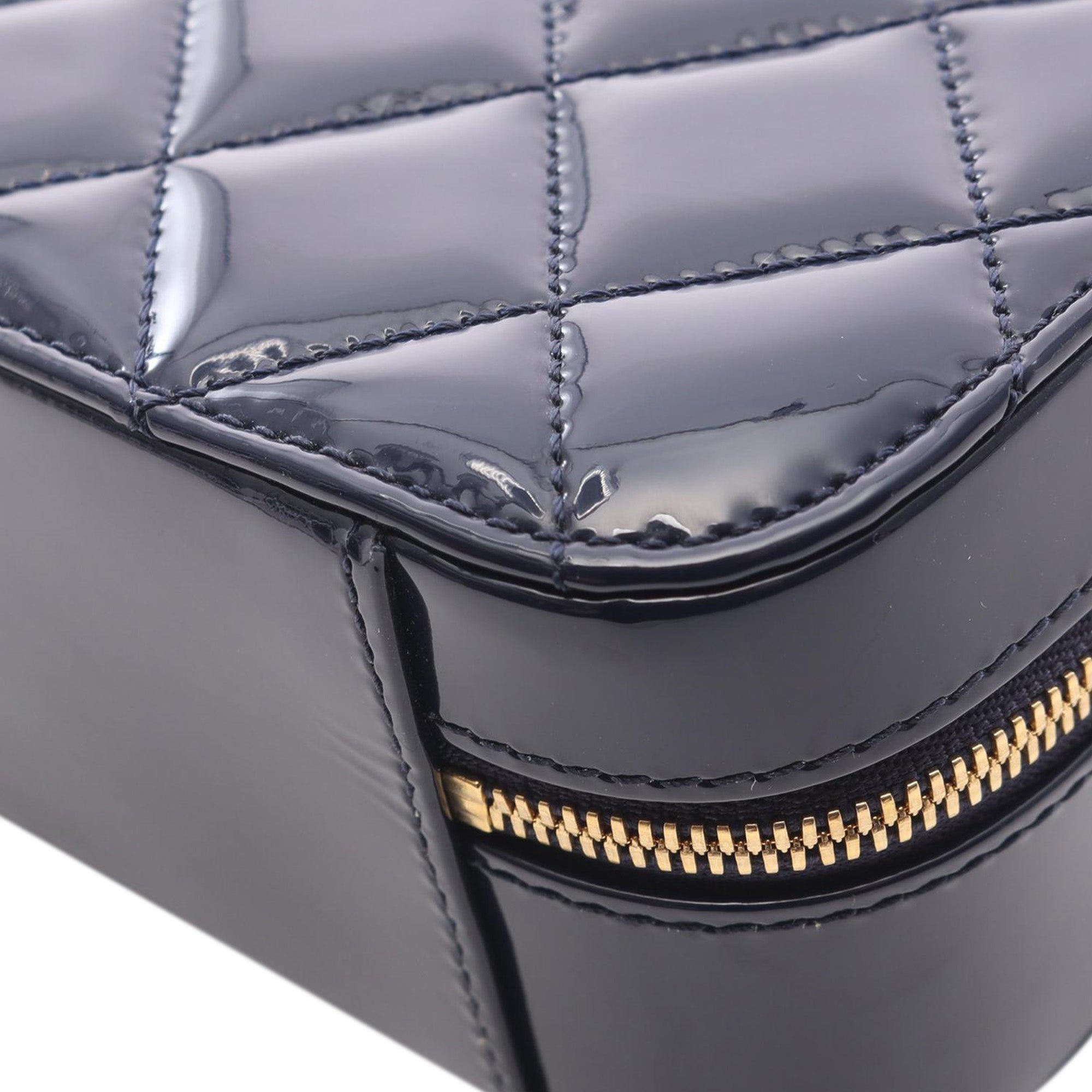 Chanel CC Quilted Patent Vanity Case - image 7