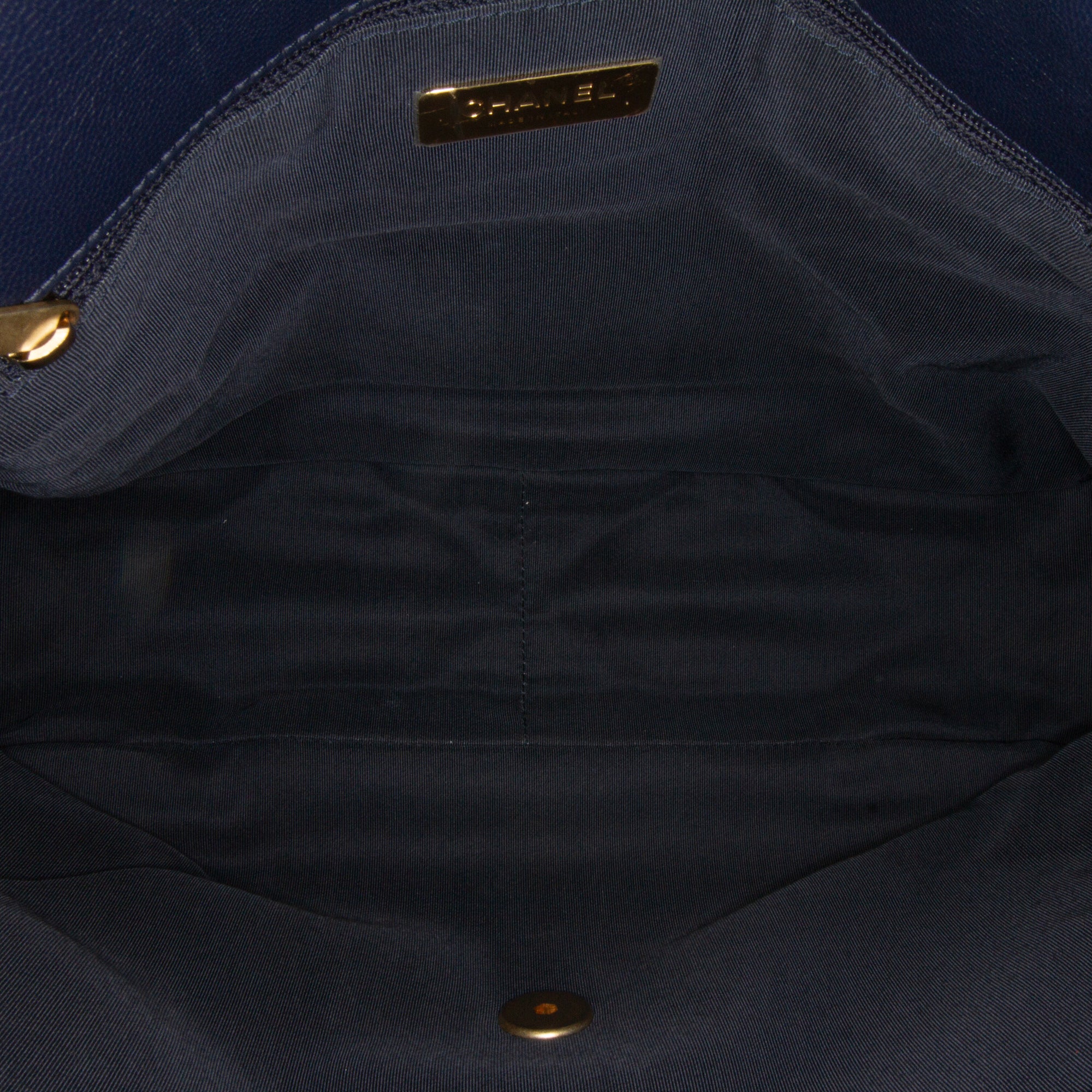 Chanel Maxi Lambskin 19 Flap - image 6