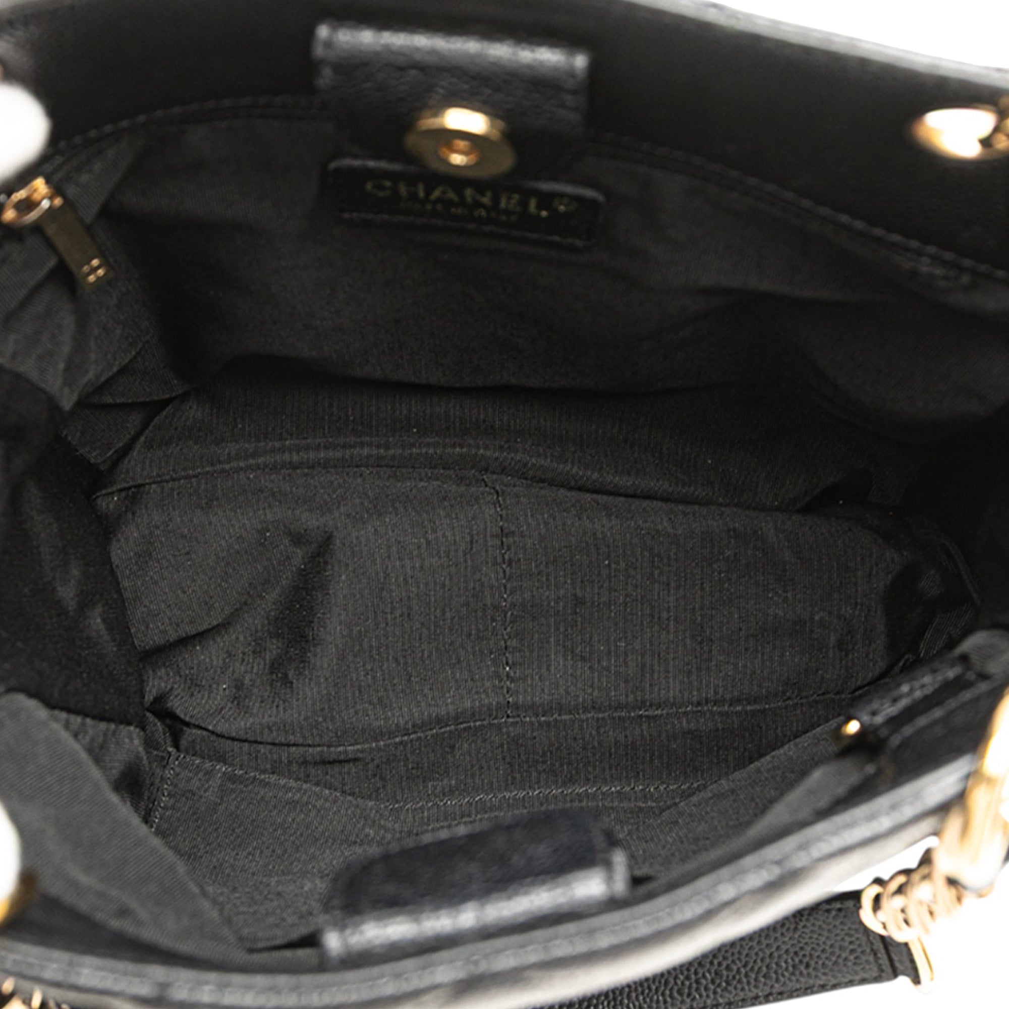 Chanel Caviar Petite Shopping Tote - image 4
