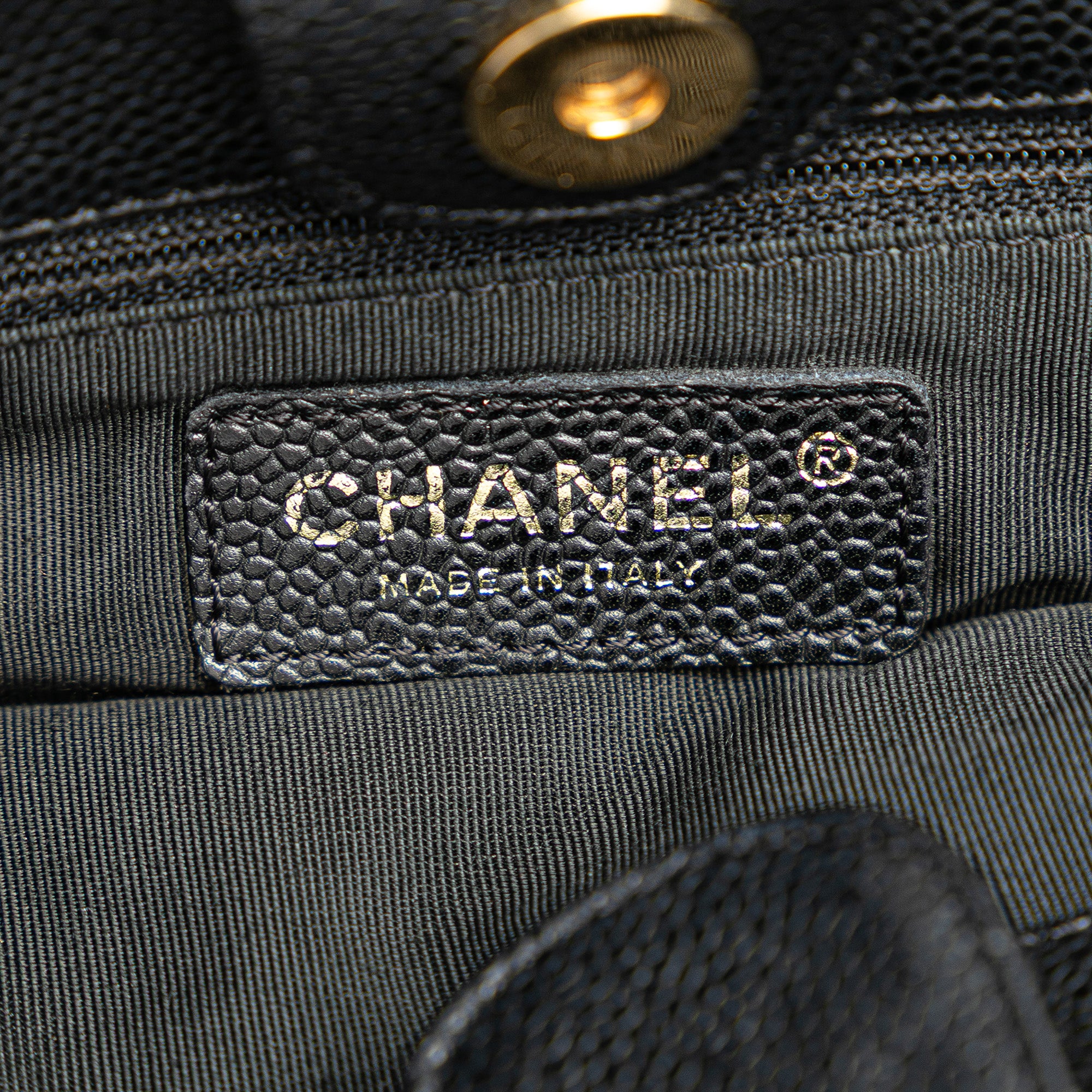 Chanel Caviar Petite Shopping Tote - image 5