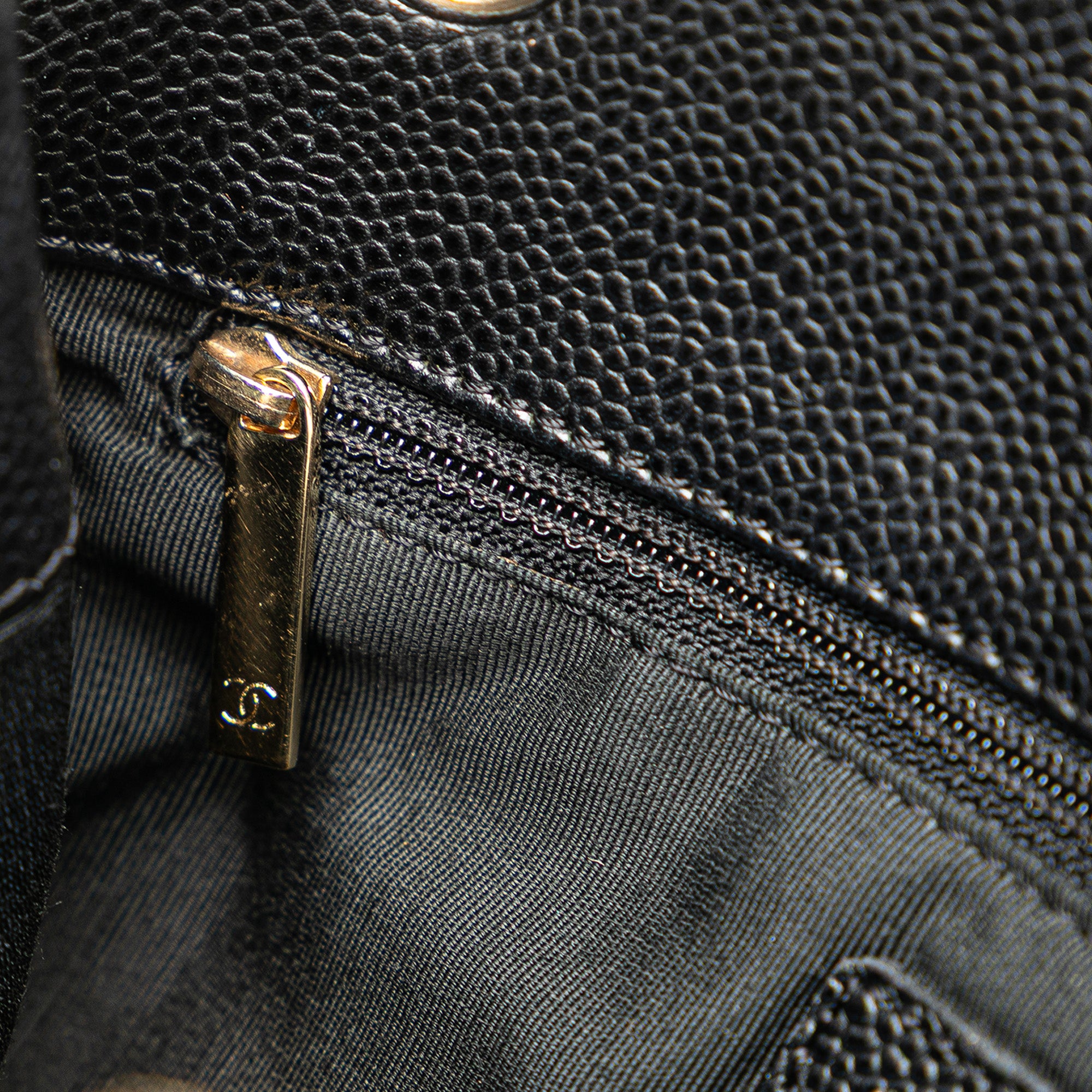 Chanel Caviar Petite Shopping Tote - image 7