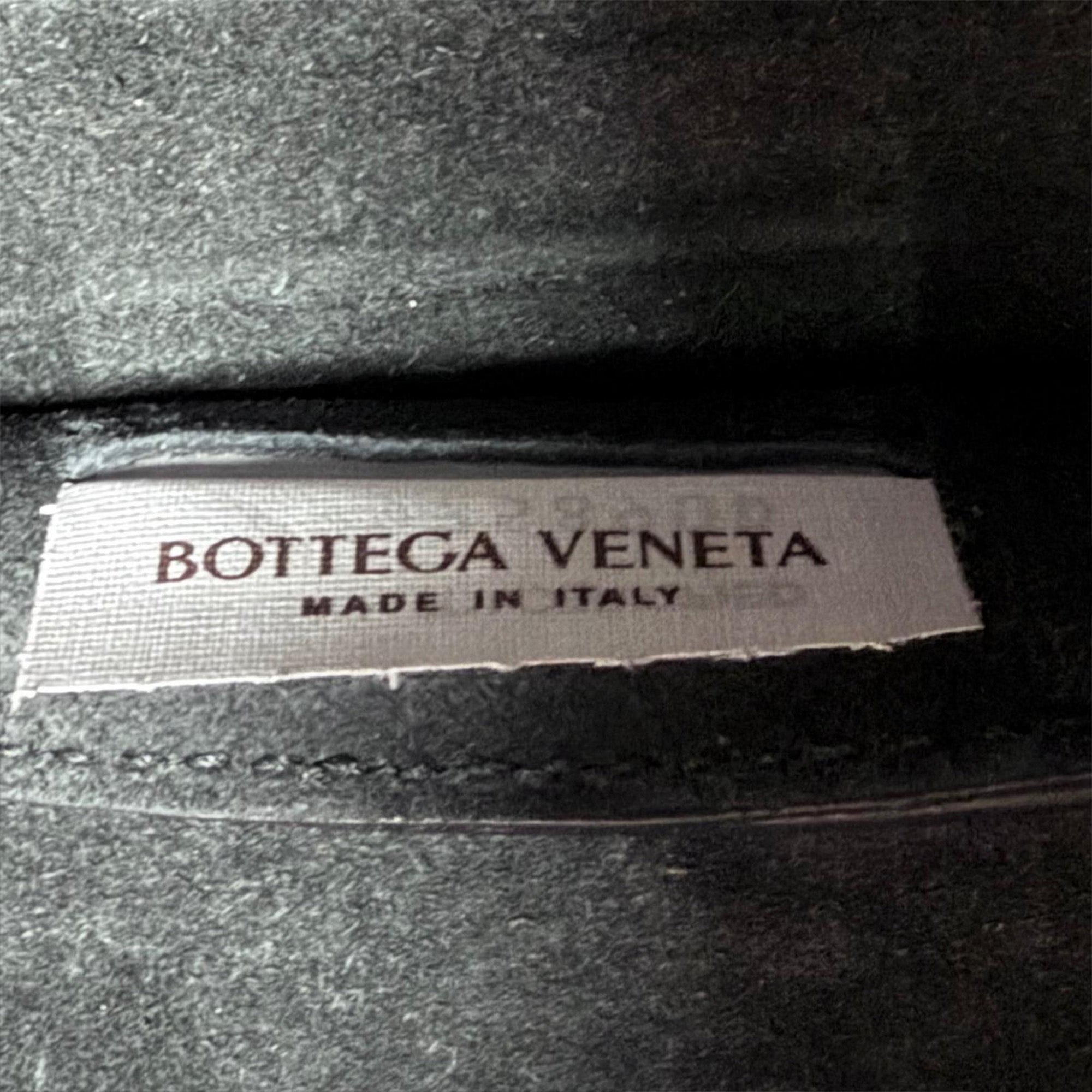 Bottega Veneta Medium Grained Calfskin Maxi Intrecciato Arco Tote - image 7