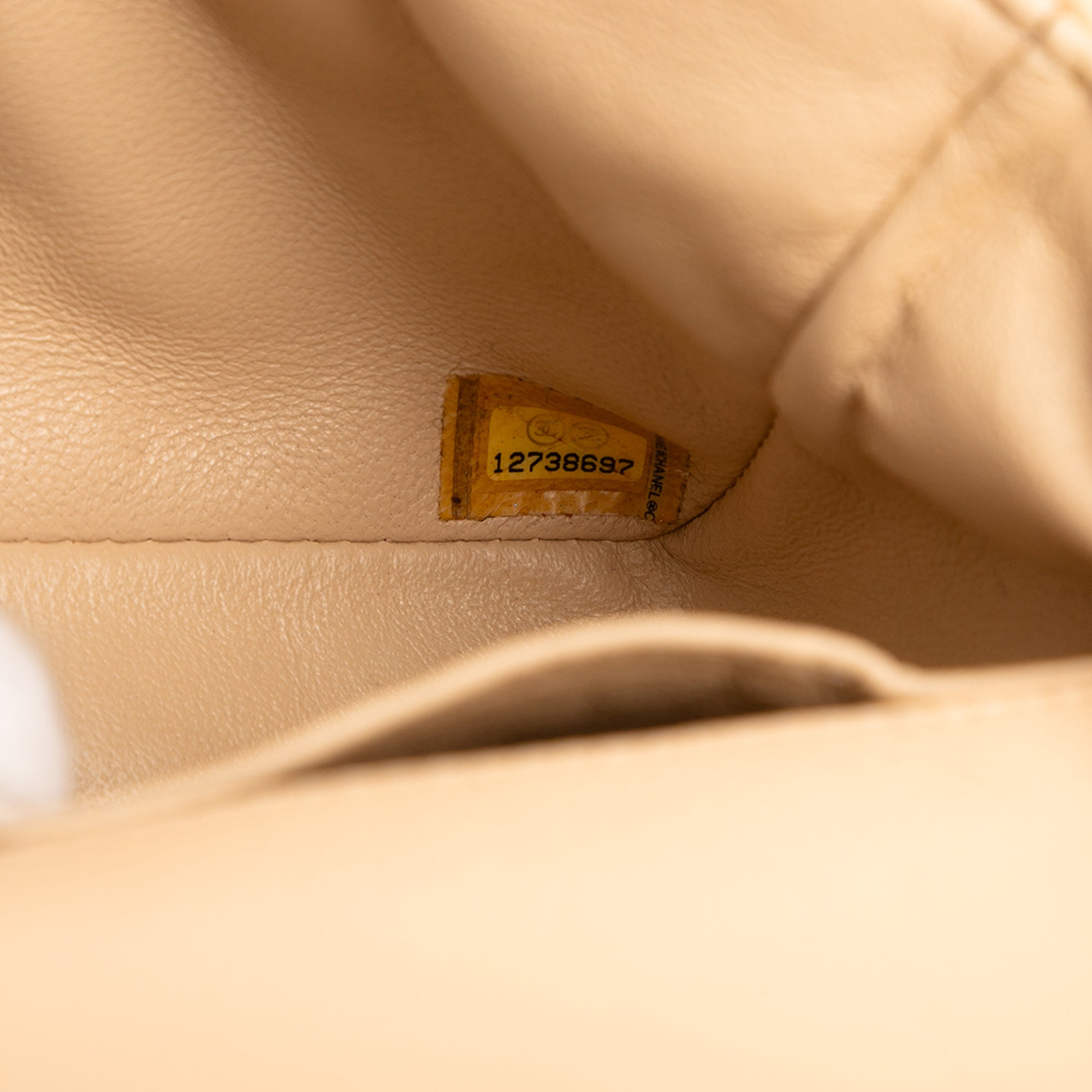 Chanel Classic Caviar East West Single Flap - image 6