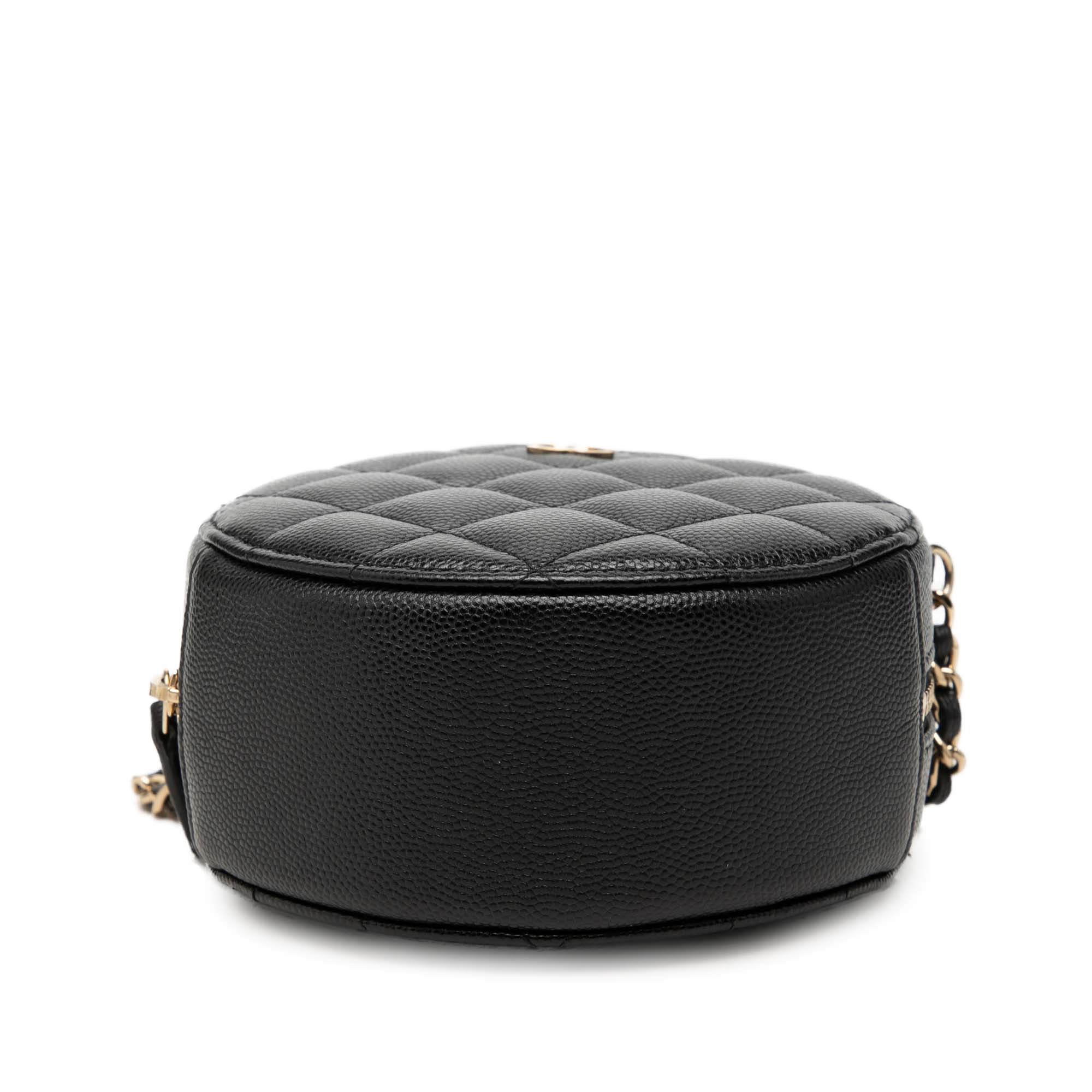 Chanel CC Quilted Caviar Round Clutch With Chain - image 3