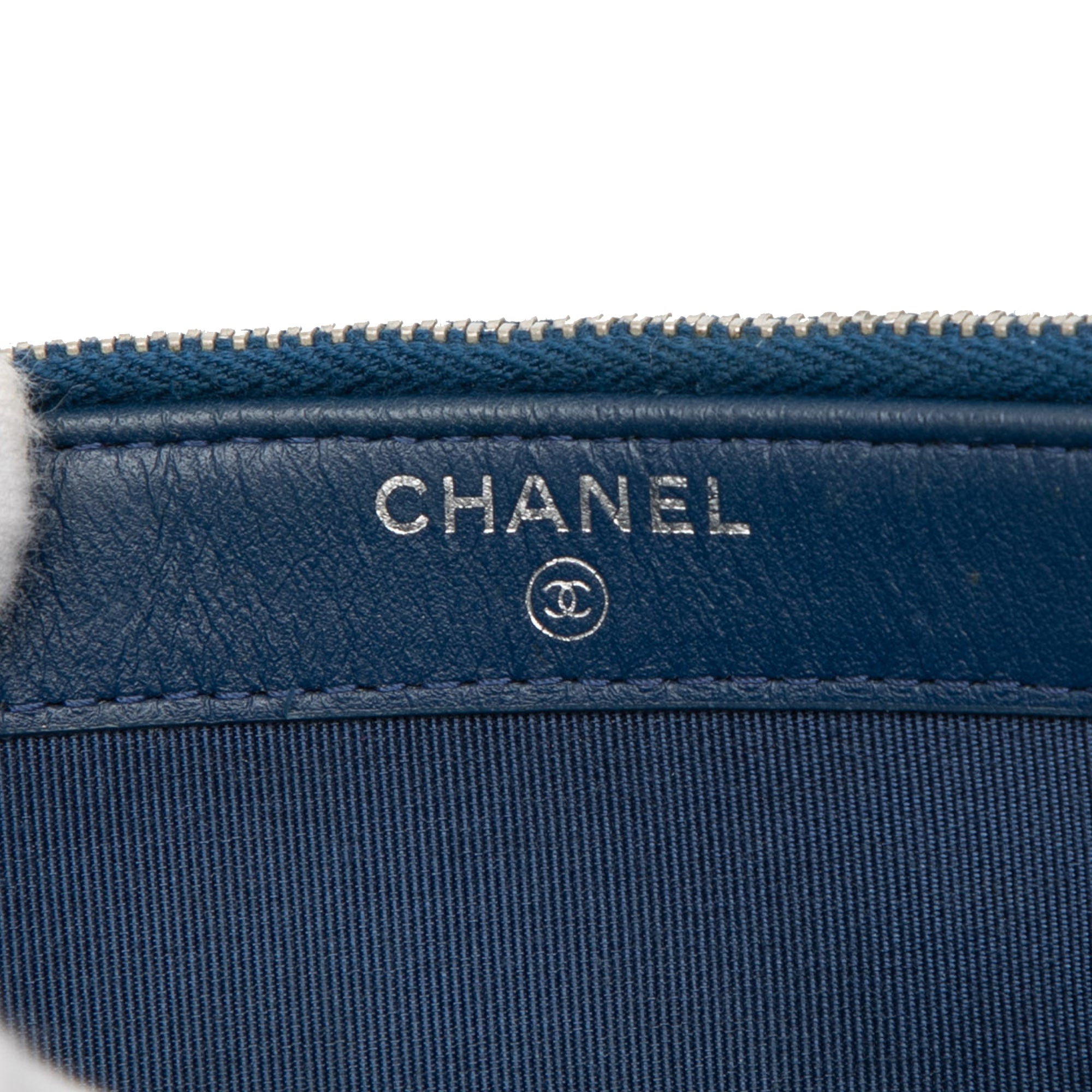 Chanel CC Quilted Caviar Double Zip Clutch With Chain - image 5