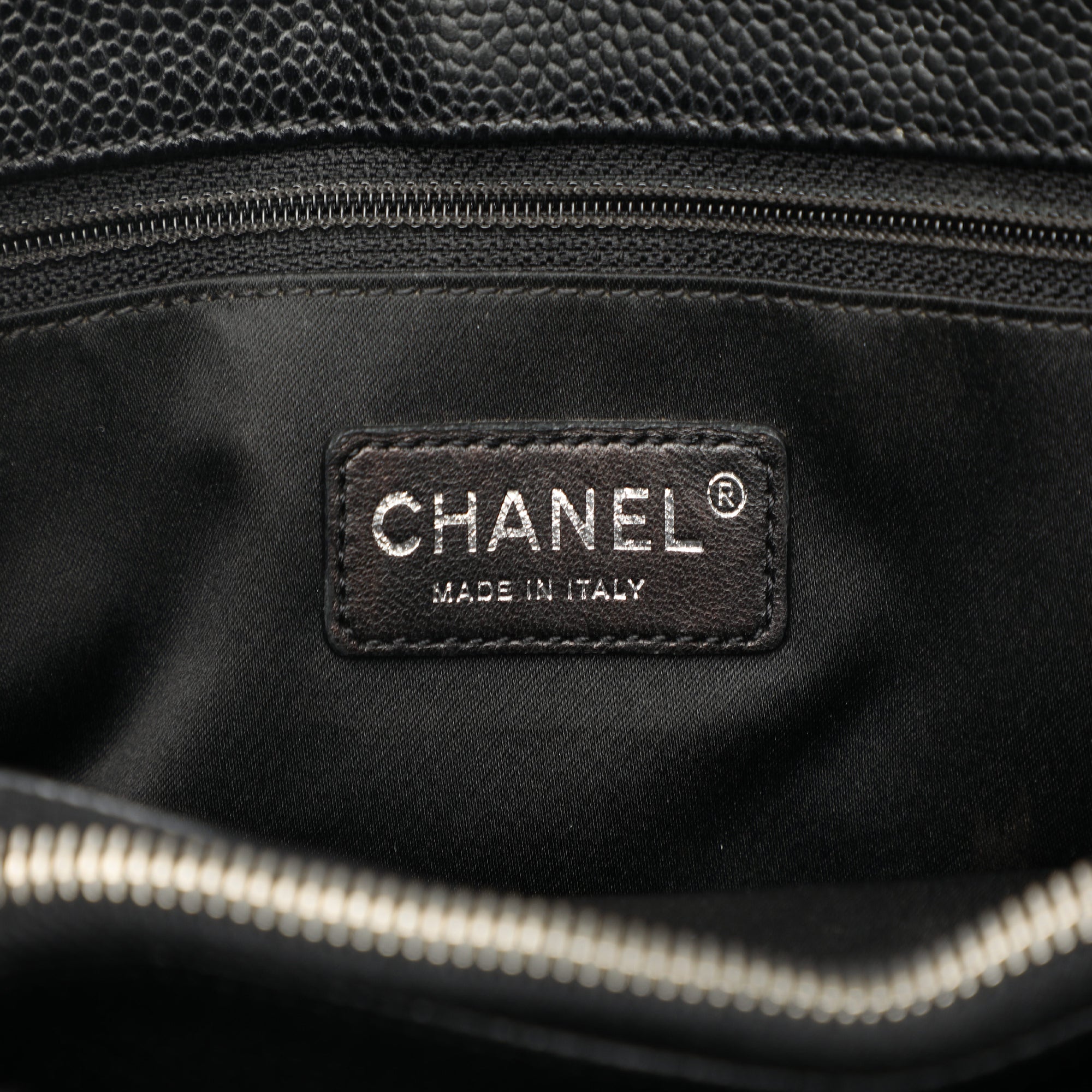 Chanel Caviar Grand Shopping Tote - image 5