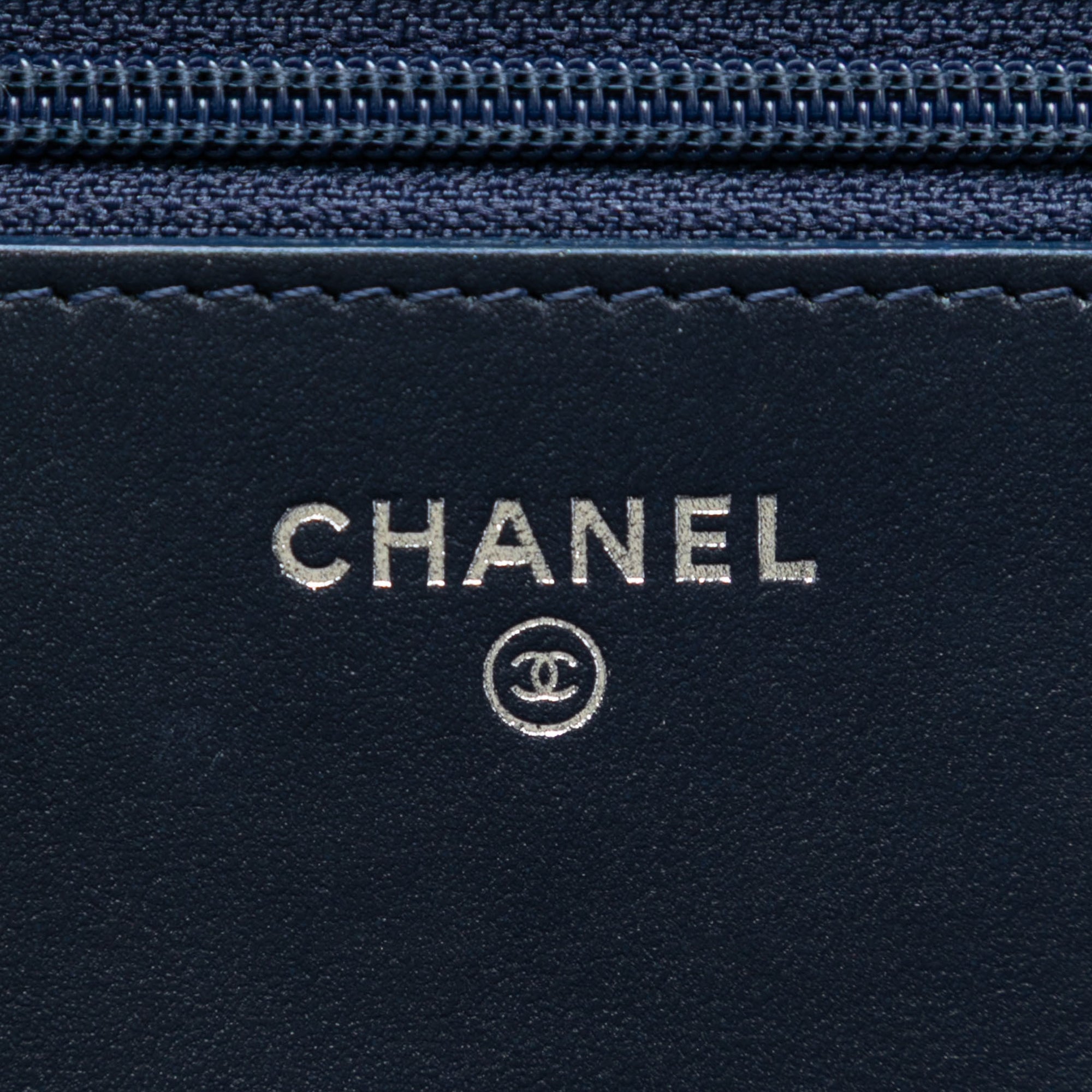 Chanel Printed Denim and Calfskin Gabrielle Wallet On Chain - image 5