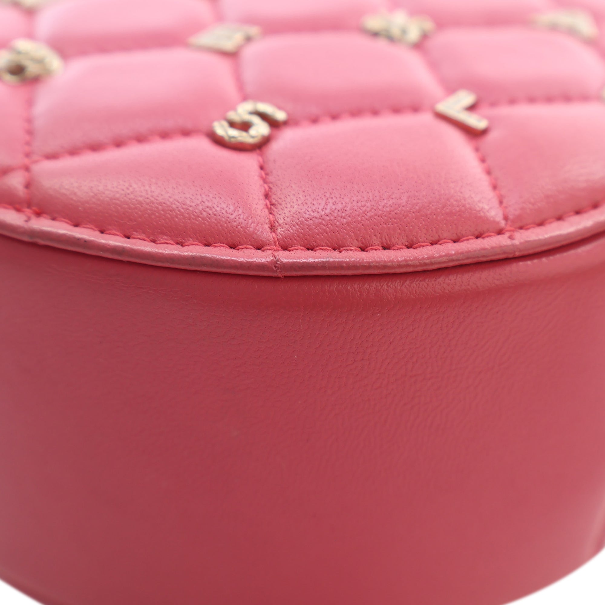 Chanel CC Quilted Lambskin Lucky Charms Round Clutch with Chain - image 9