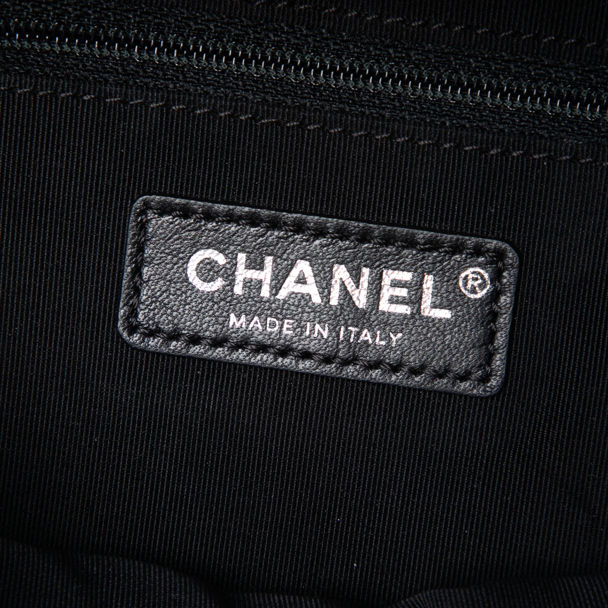 Chanel CC Quilted Metallic Calfskin Street Allure Camera Bag - image 5