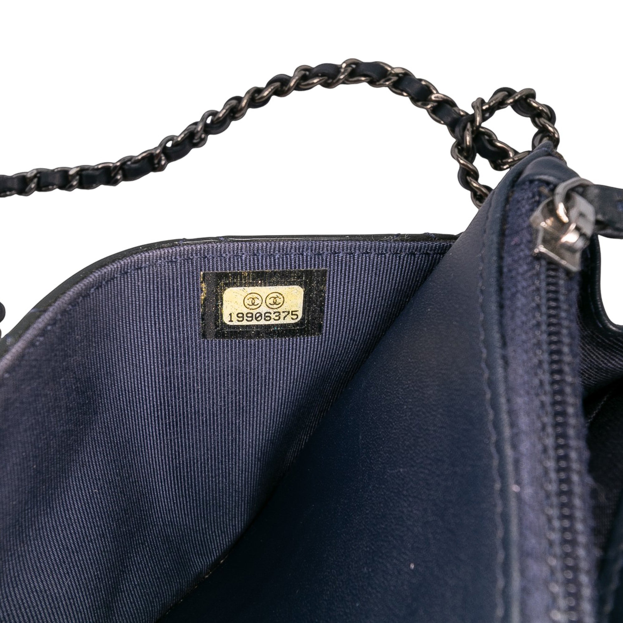 Chanel CC Quilted Patent Wallet On Chain - image 7