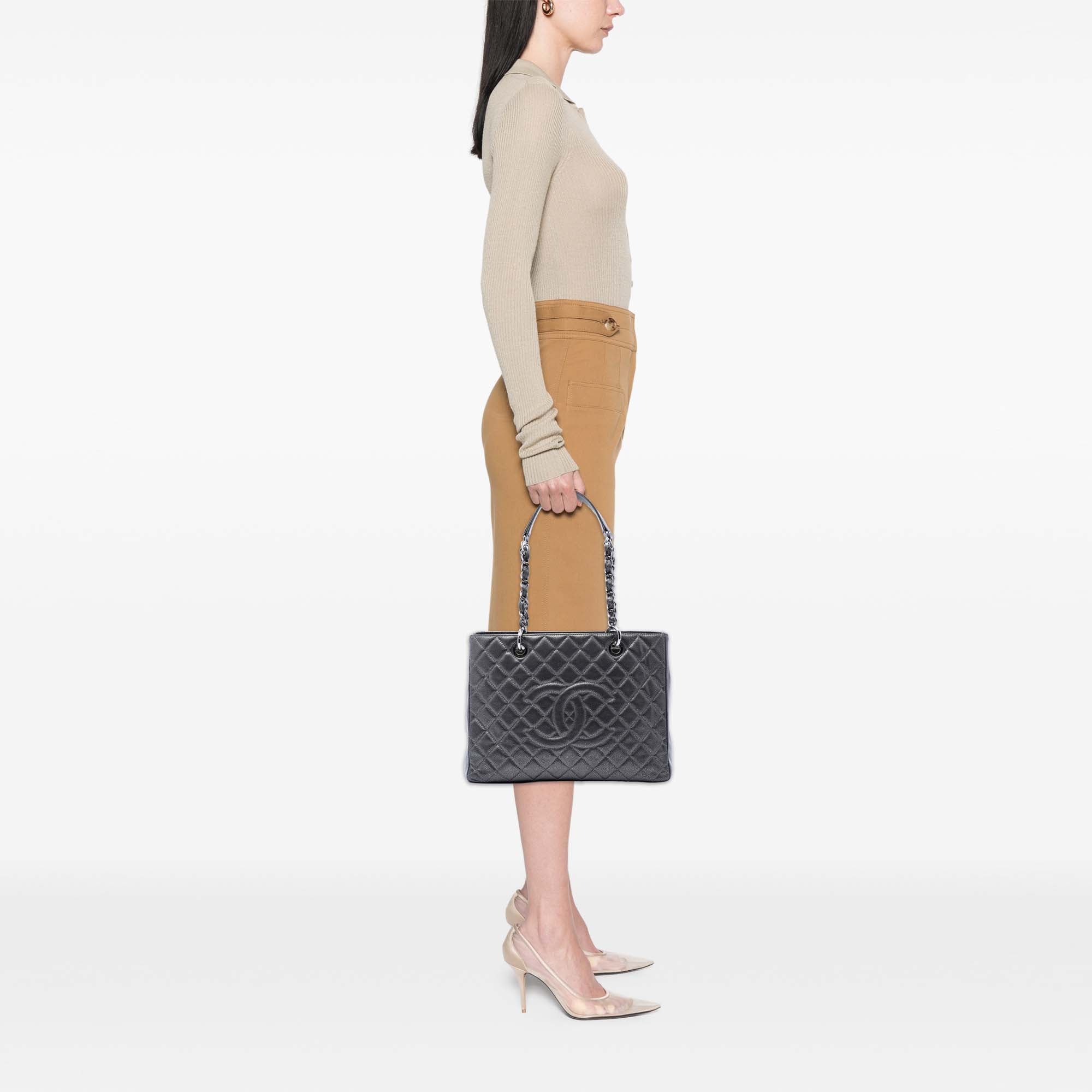 Chanel Metallic Caviar Grand Shopping Tote - image 6