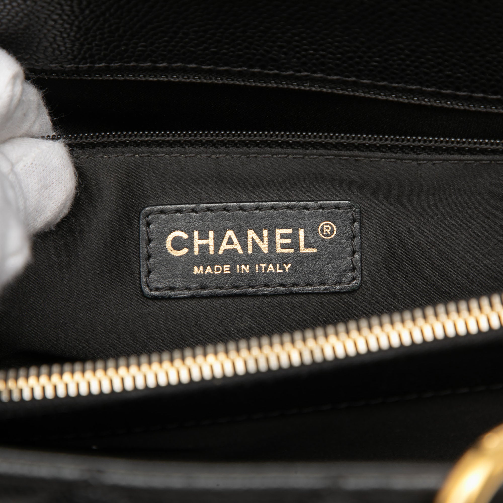Chanel Caviar Grand Shopping Tote - image 5