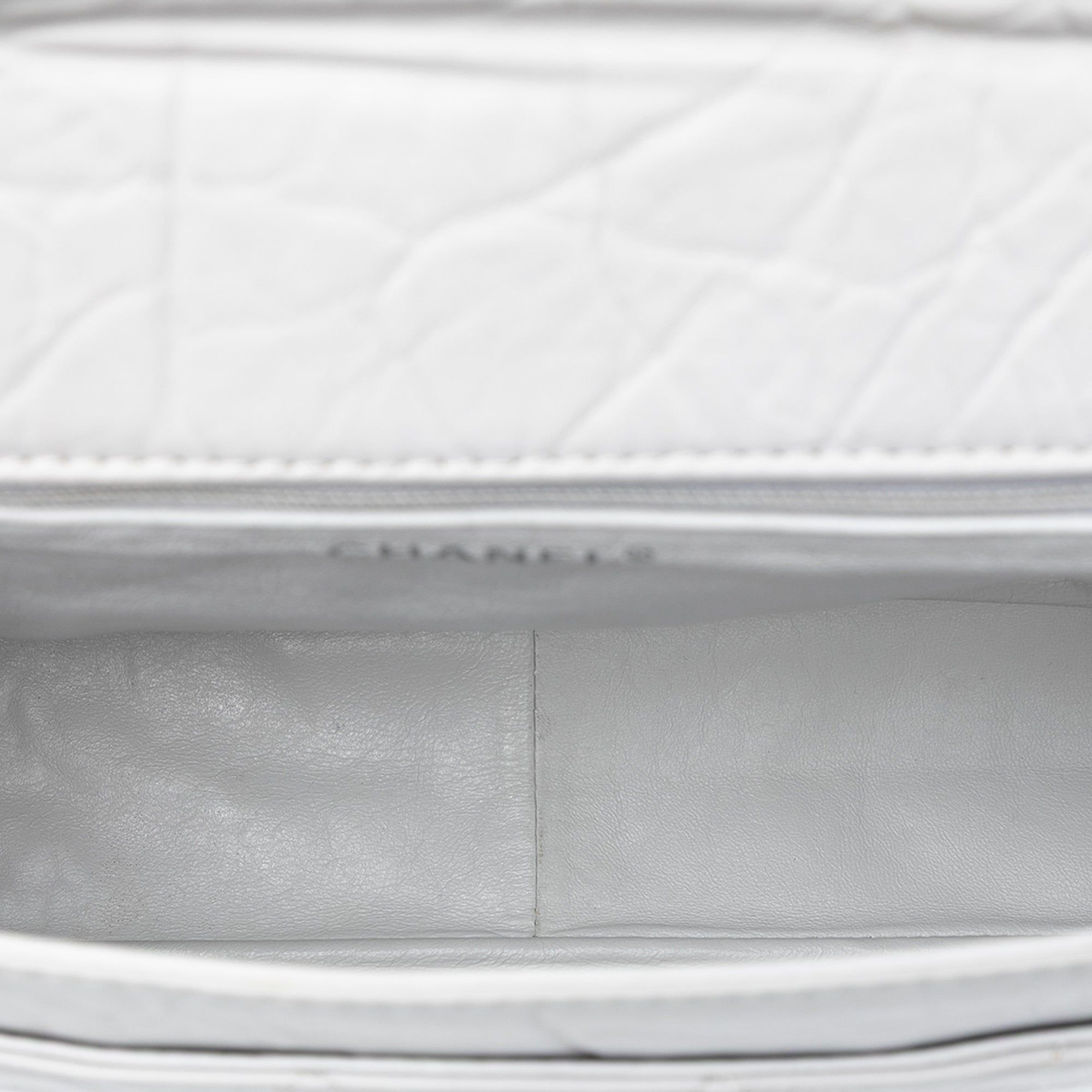 Chanel Maxi Quilted Aged Calfskin Reissue 2.55 Single Flap - image 4