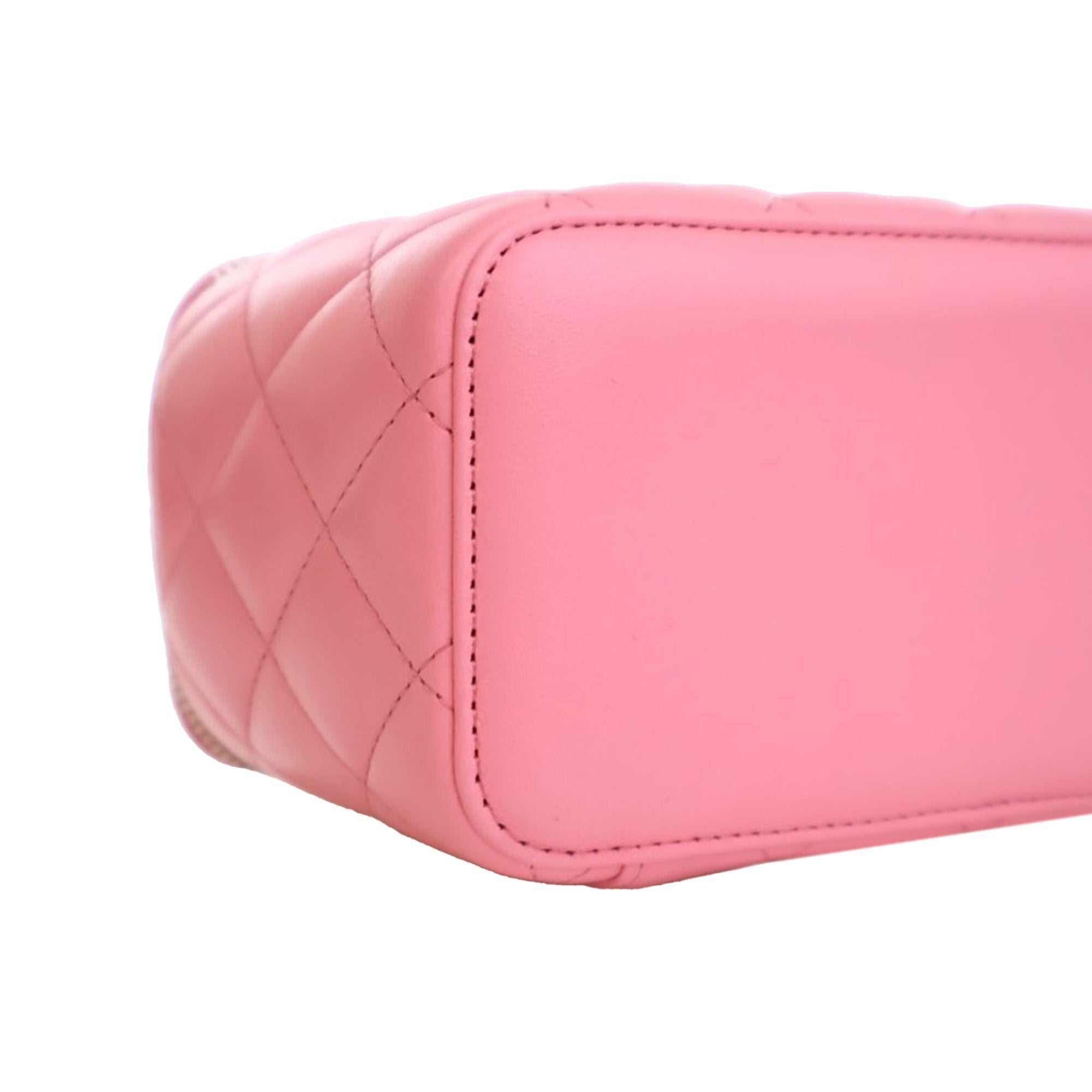 Chanel Small Quilted Lambskin Pearl Crush Vanity Case with Chain - image 9