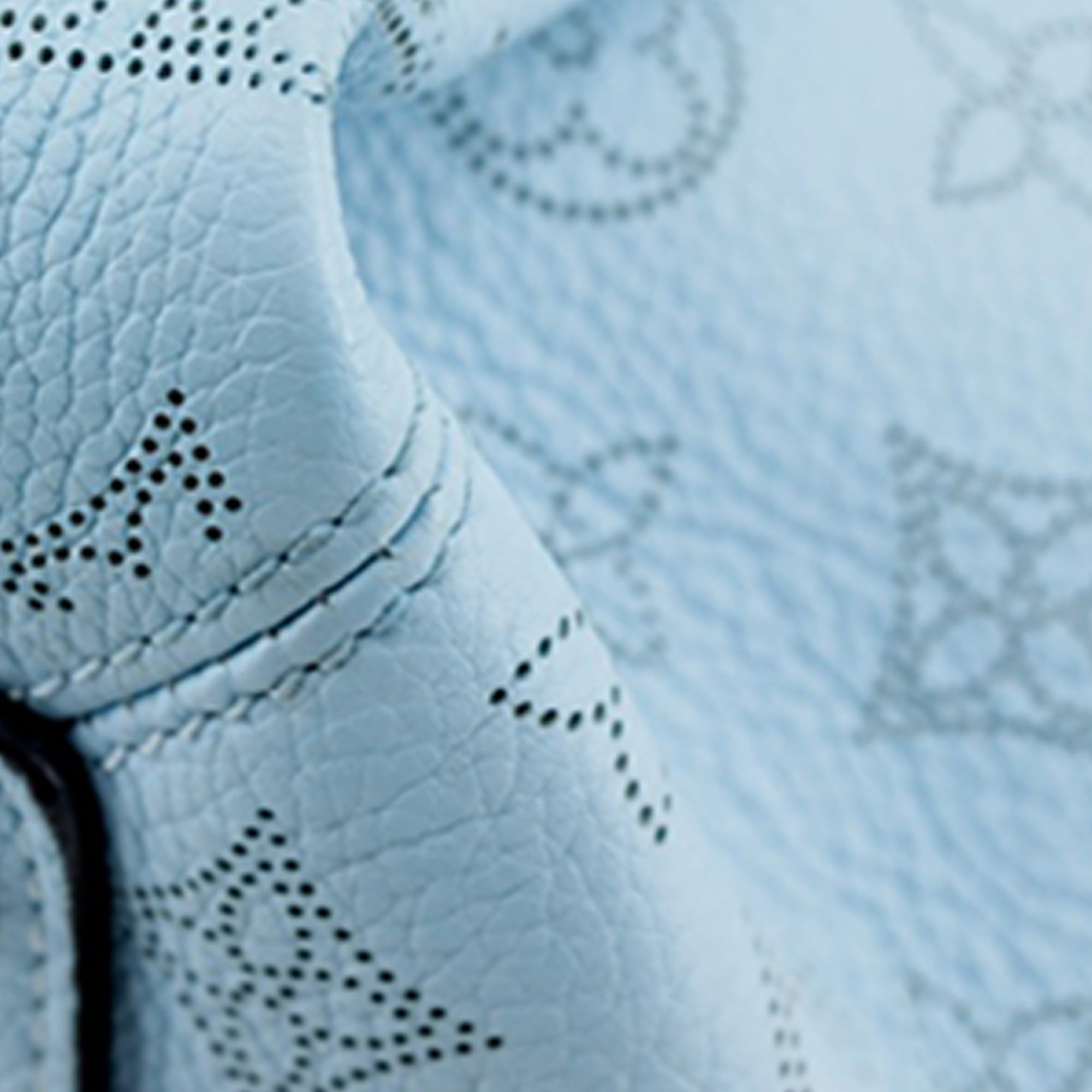 Louis Vuitton Mahina Babylone PM - image 14