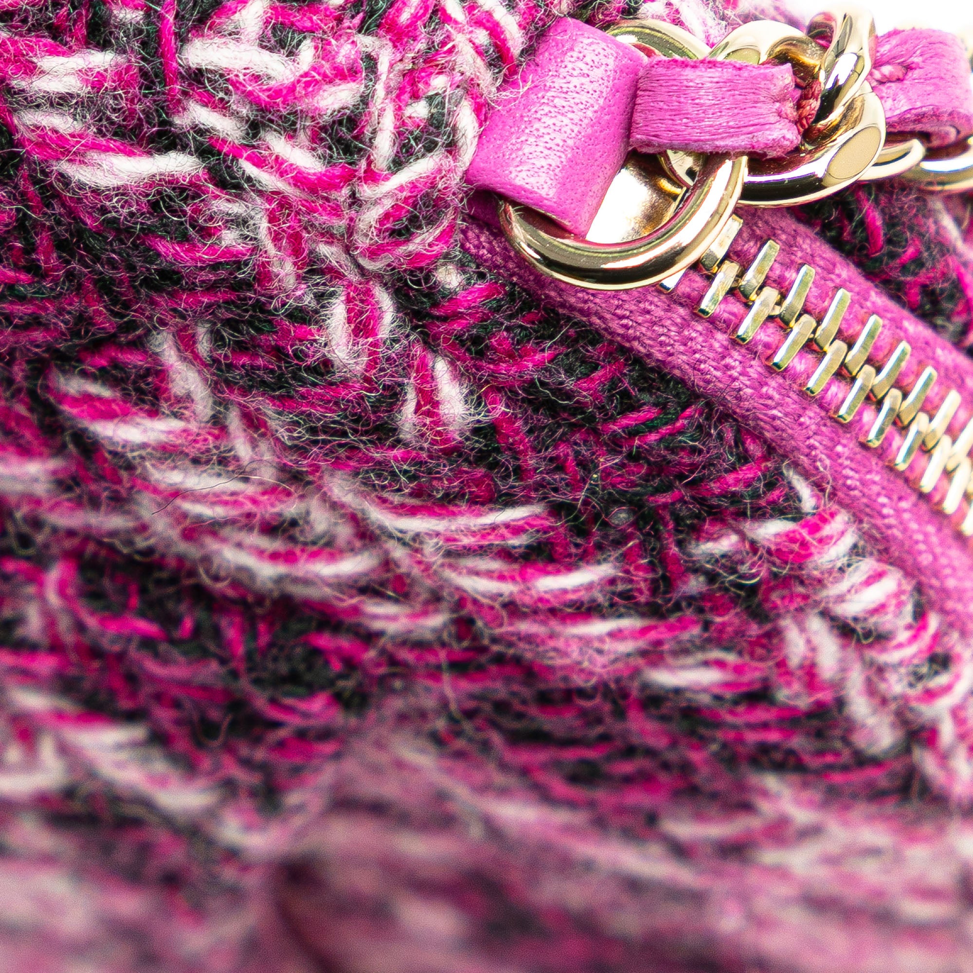 Chanel CC Tweed Houndstooth Clutch On Chain - image 10
