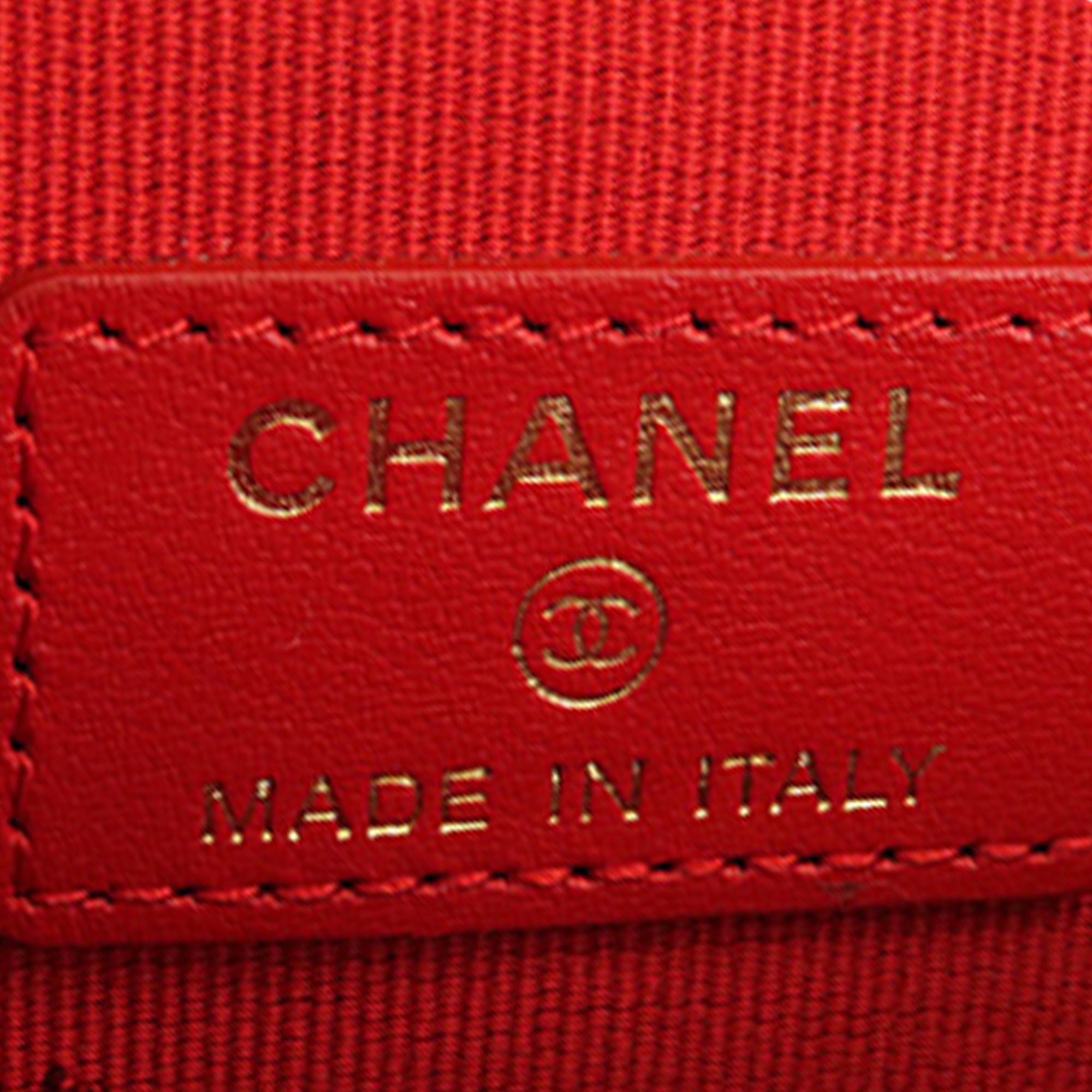 Chanel Mini Quilted Caviar Vanity Case with Chain - image 5