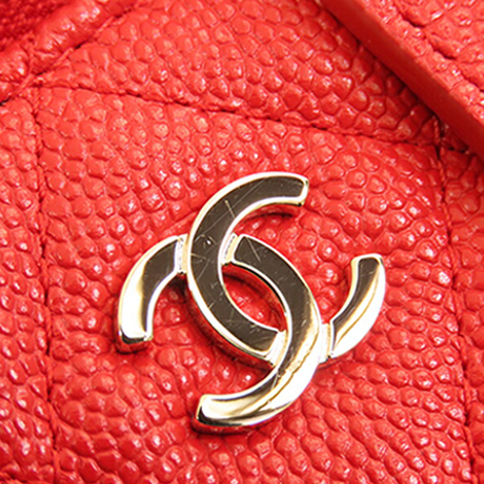 Chanel Mini Quilted Caviar Vanity Case with Chain - image 7
