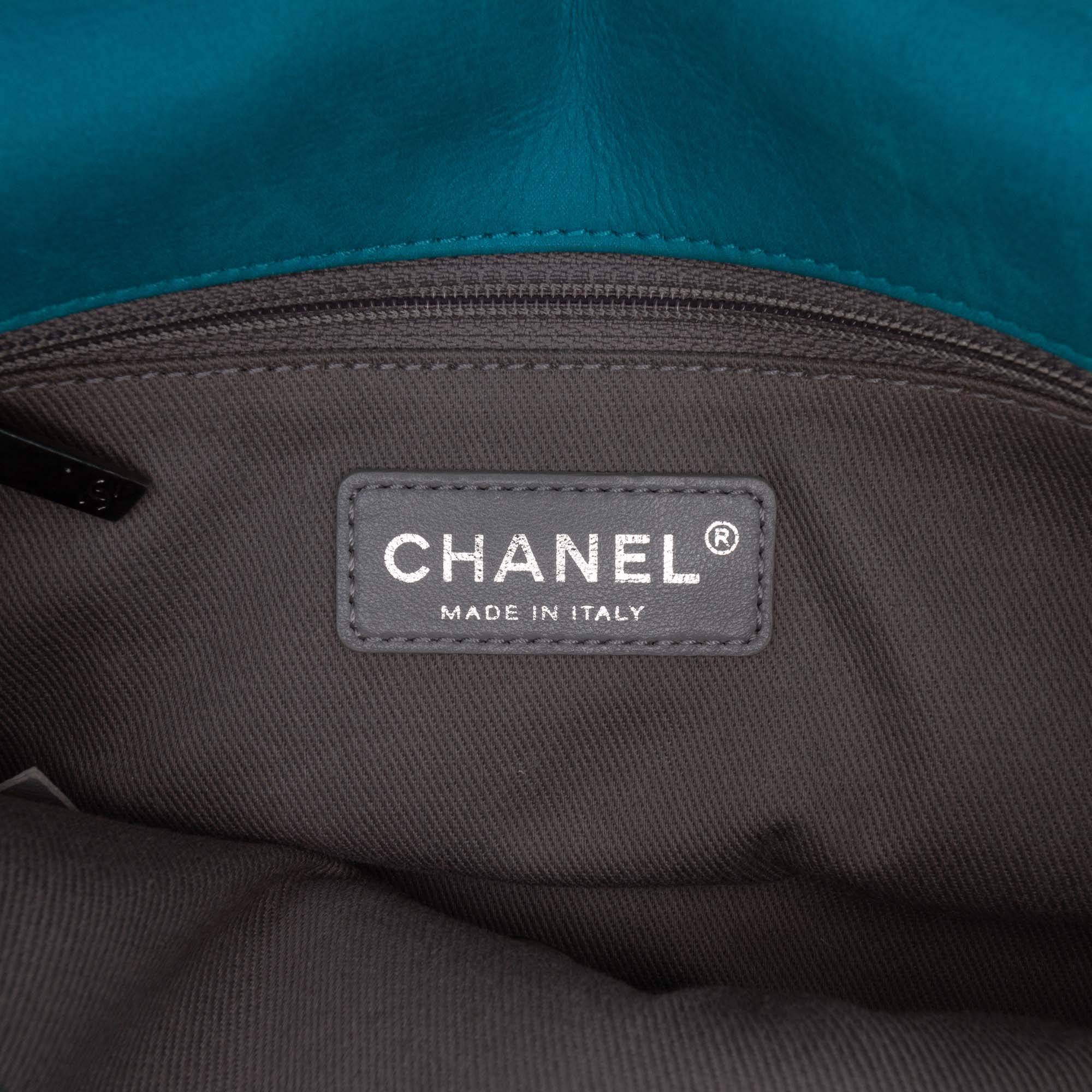 Chanel CC Iridescent Calfskin Diamond Stitch Flap - image 5