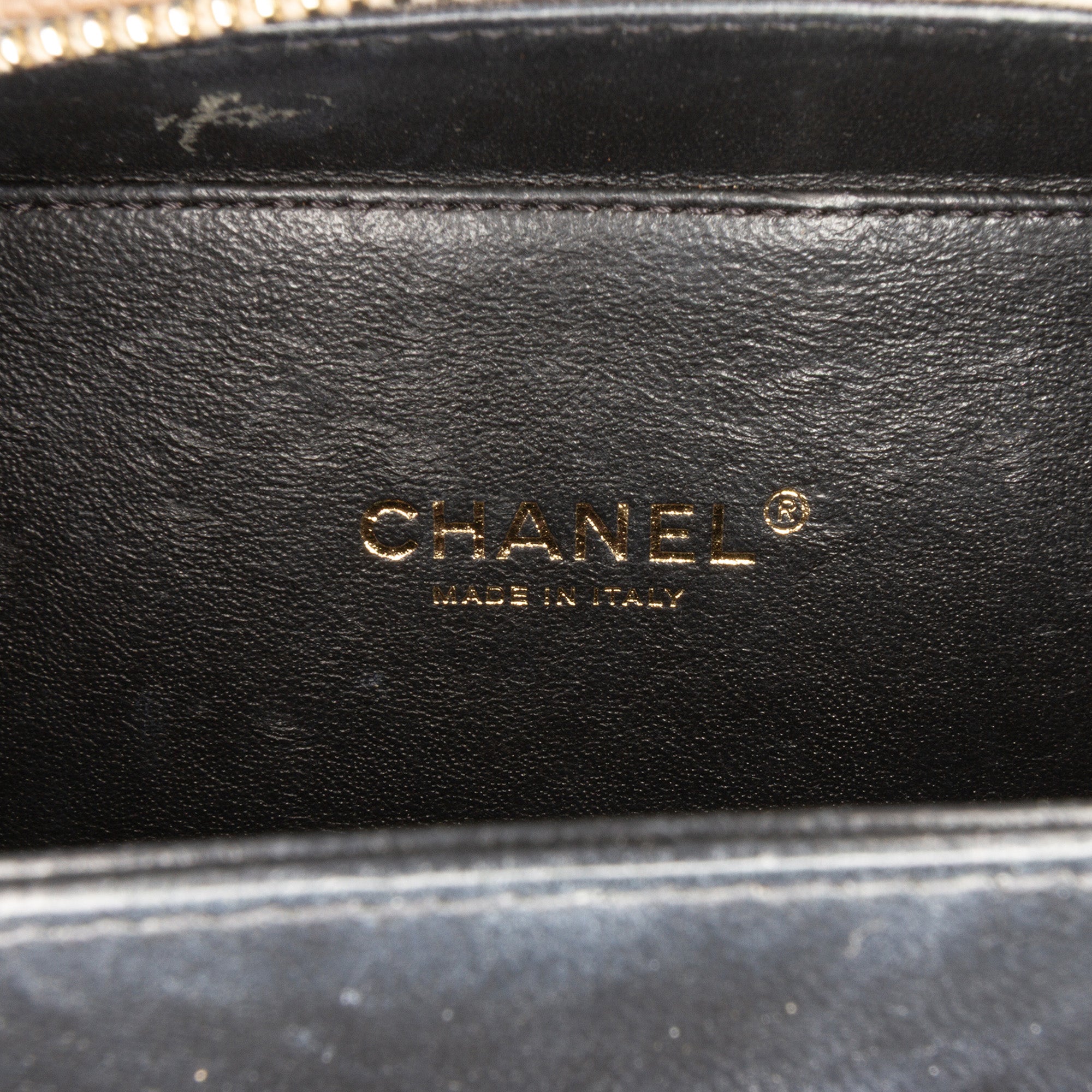 Chanel Small Bicolor Caviar CC Filigree Vanity Case - image 5
