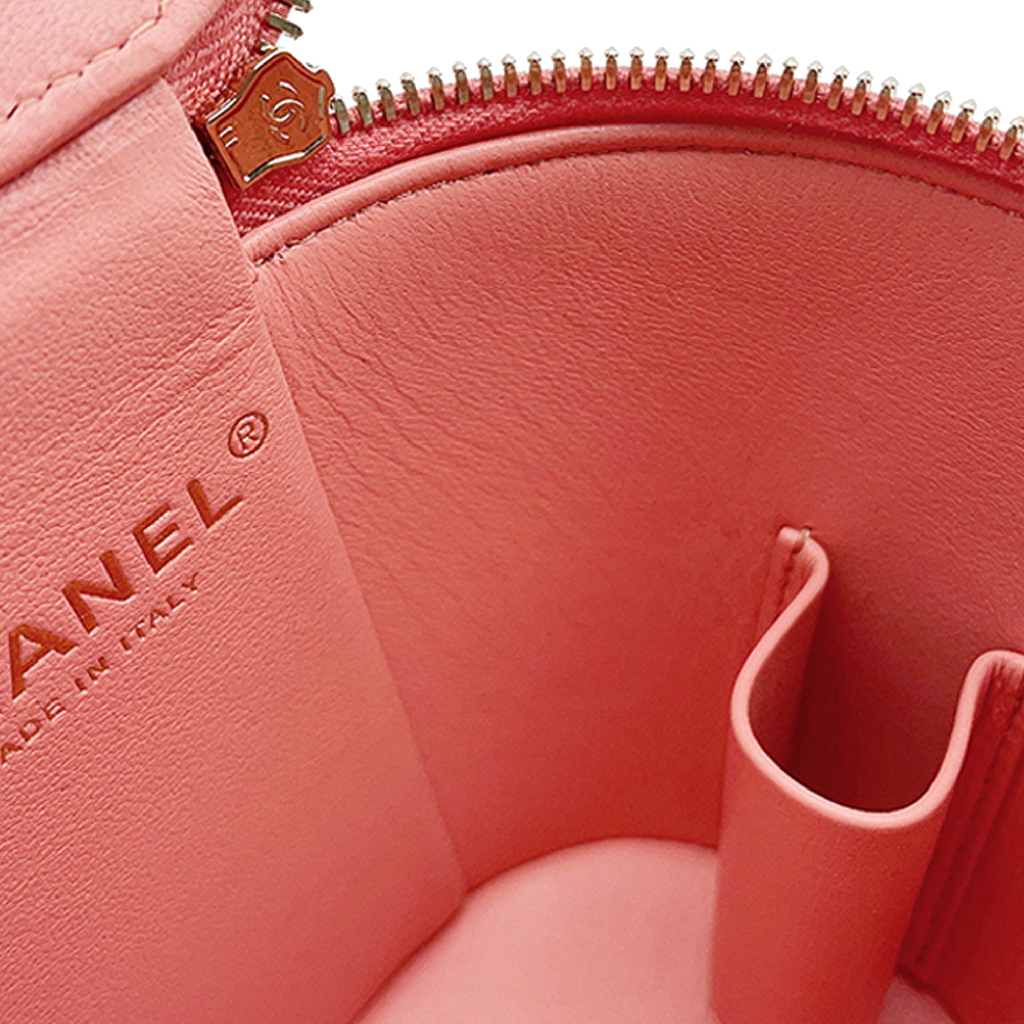 Chanel Quilted Lambskin Afternoon Tea Vanity Case with Chain - image 10