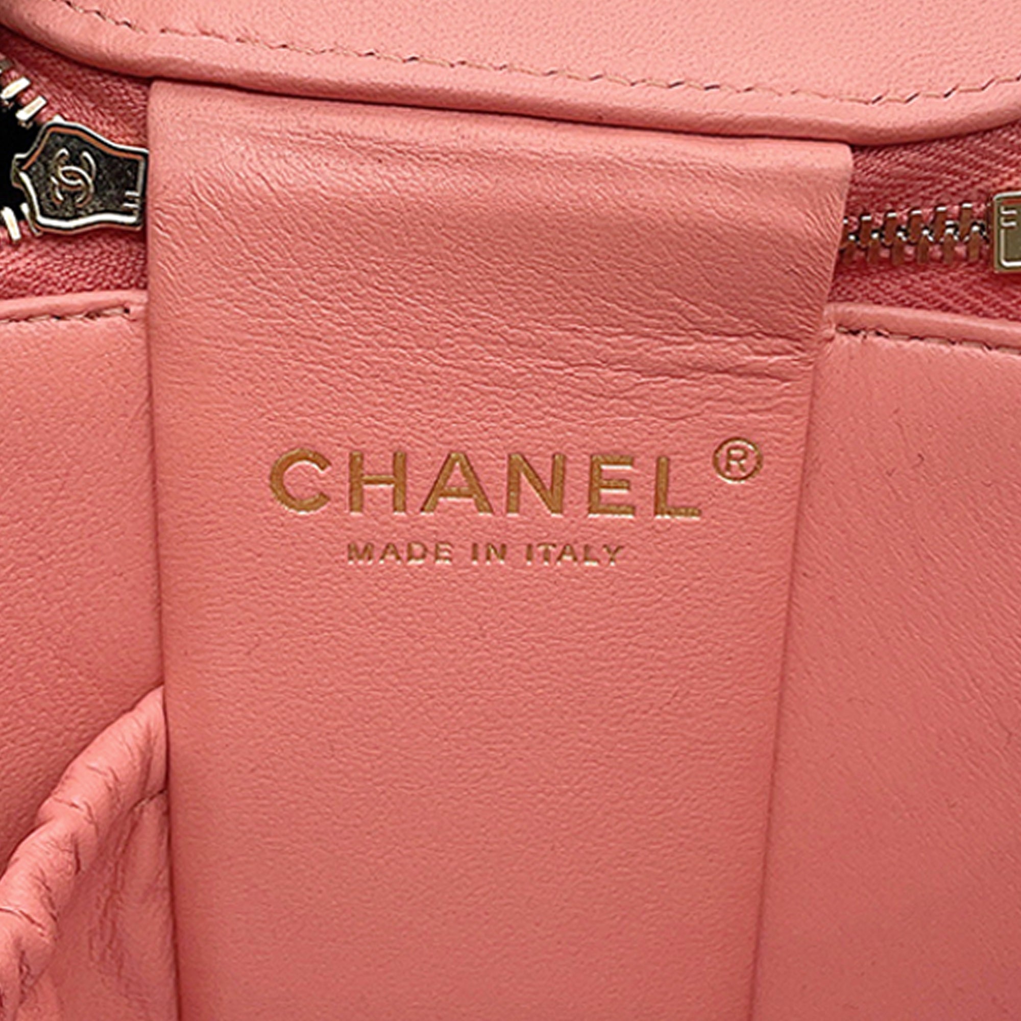 Chanel Quilted Lambskin Afternoon Tea Vanity Case with Chain - image 5