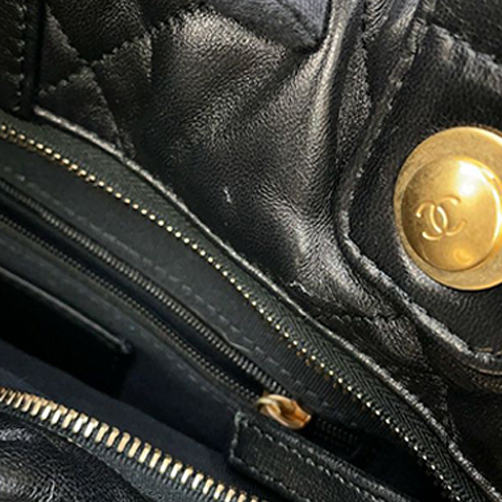 Chanel Shiny Lambskin Bow Bag - image 10