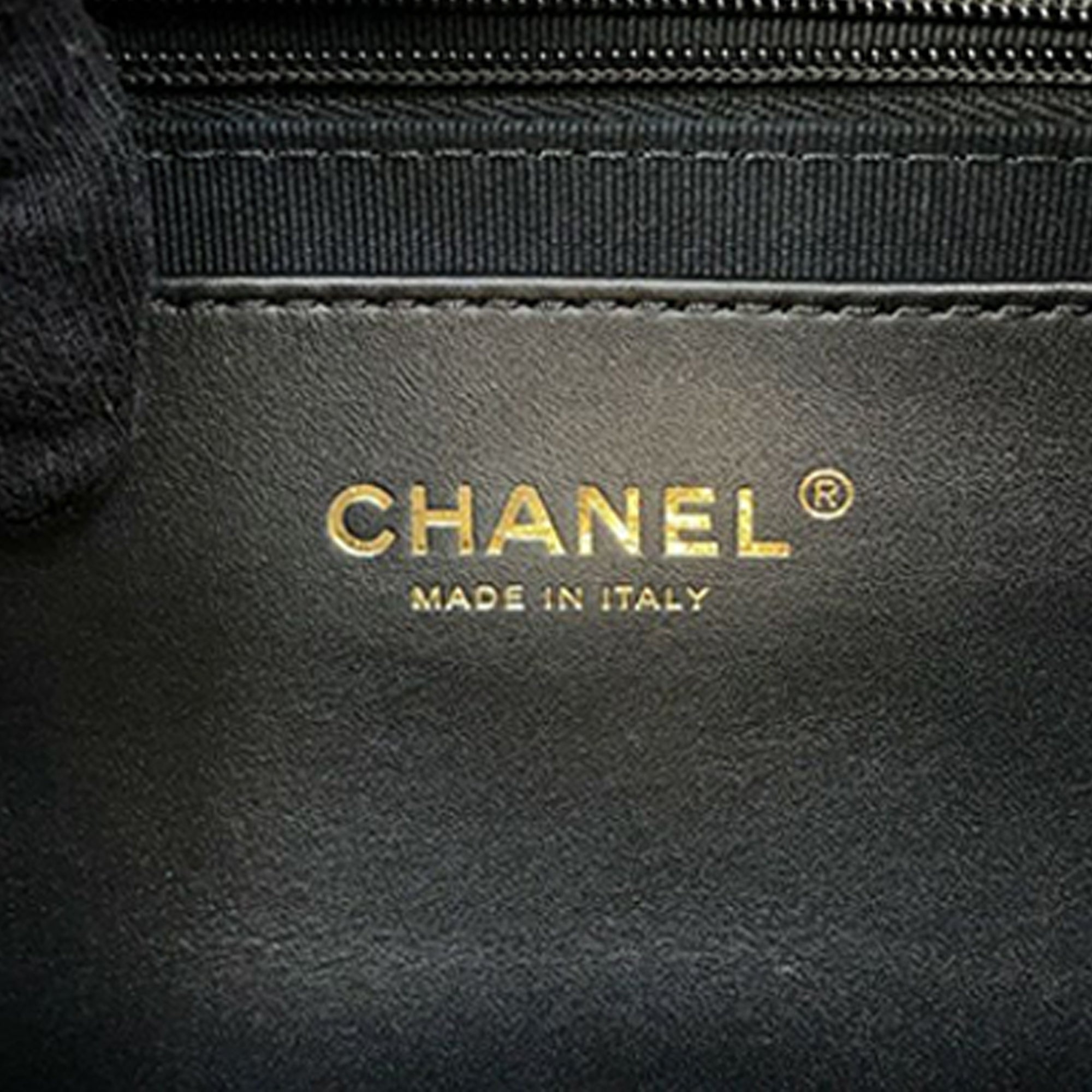 Chanel Shiny Lambskin Bow Bag - image 5