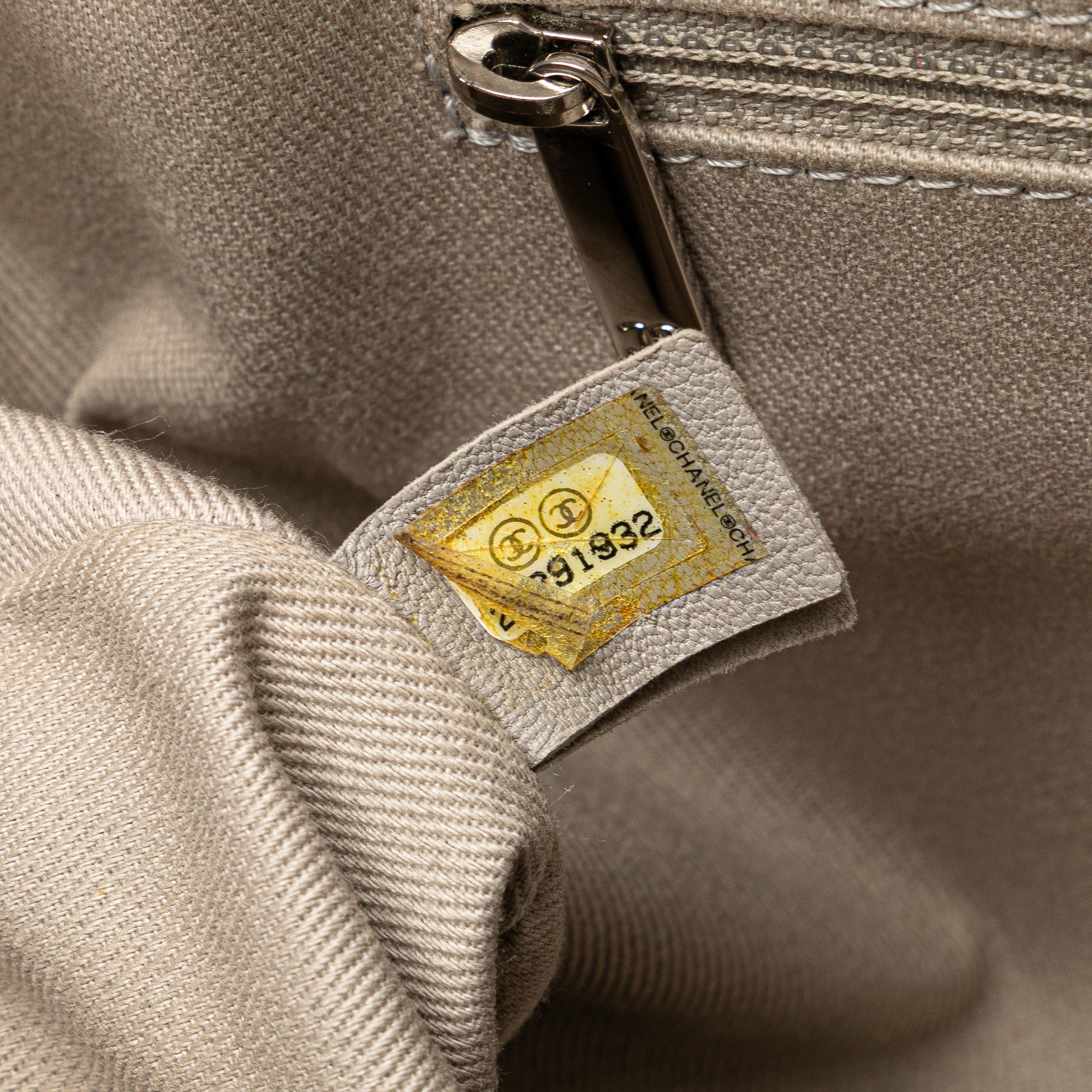Chanel Jumbo Caviar Easy Flap Bag - image 7