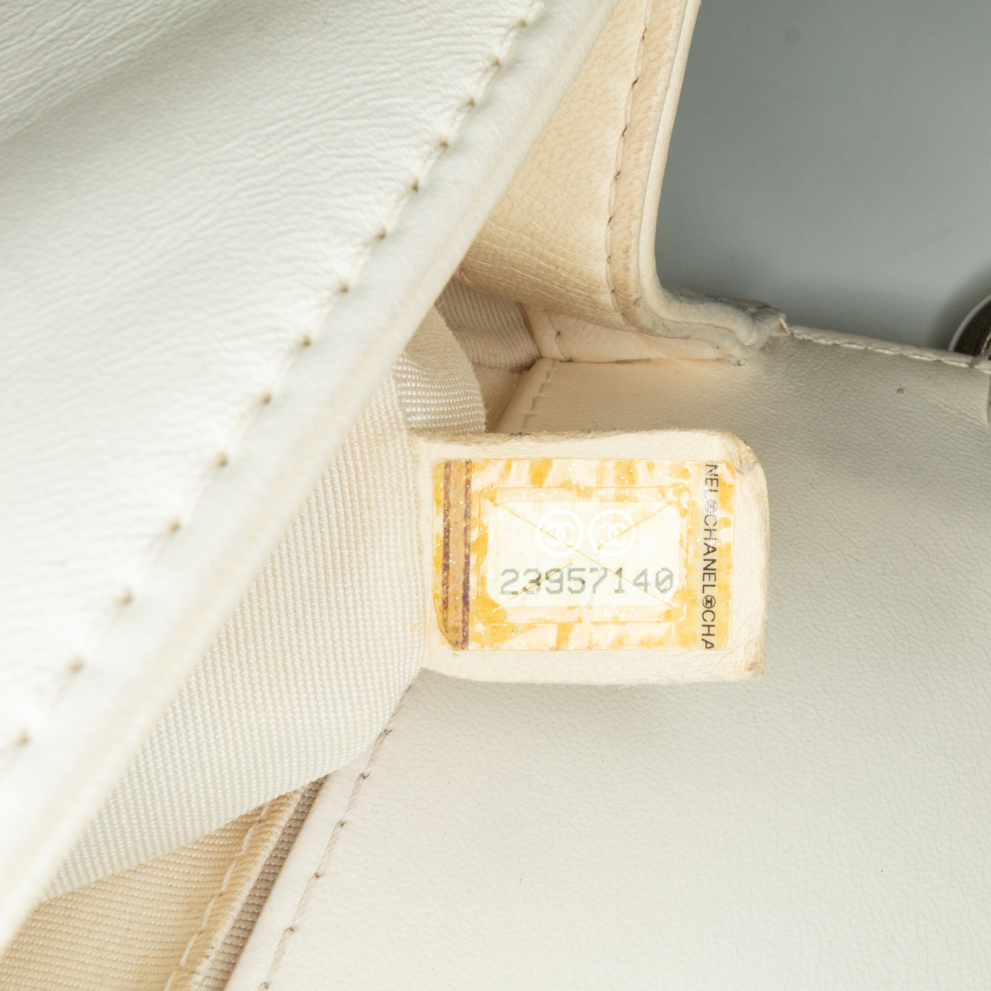 Chanel Old Medium Bicolor Quilted Lambskin and Rubber Boy Flap - image 7