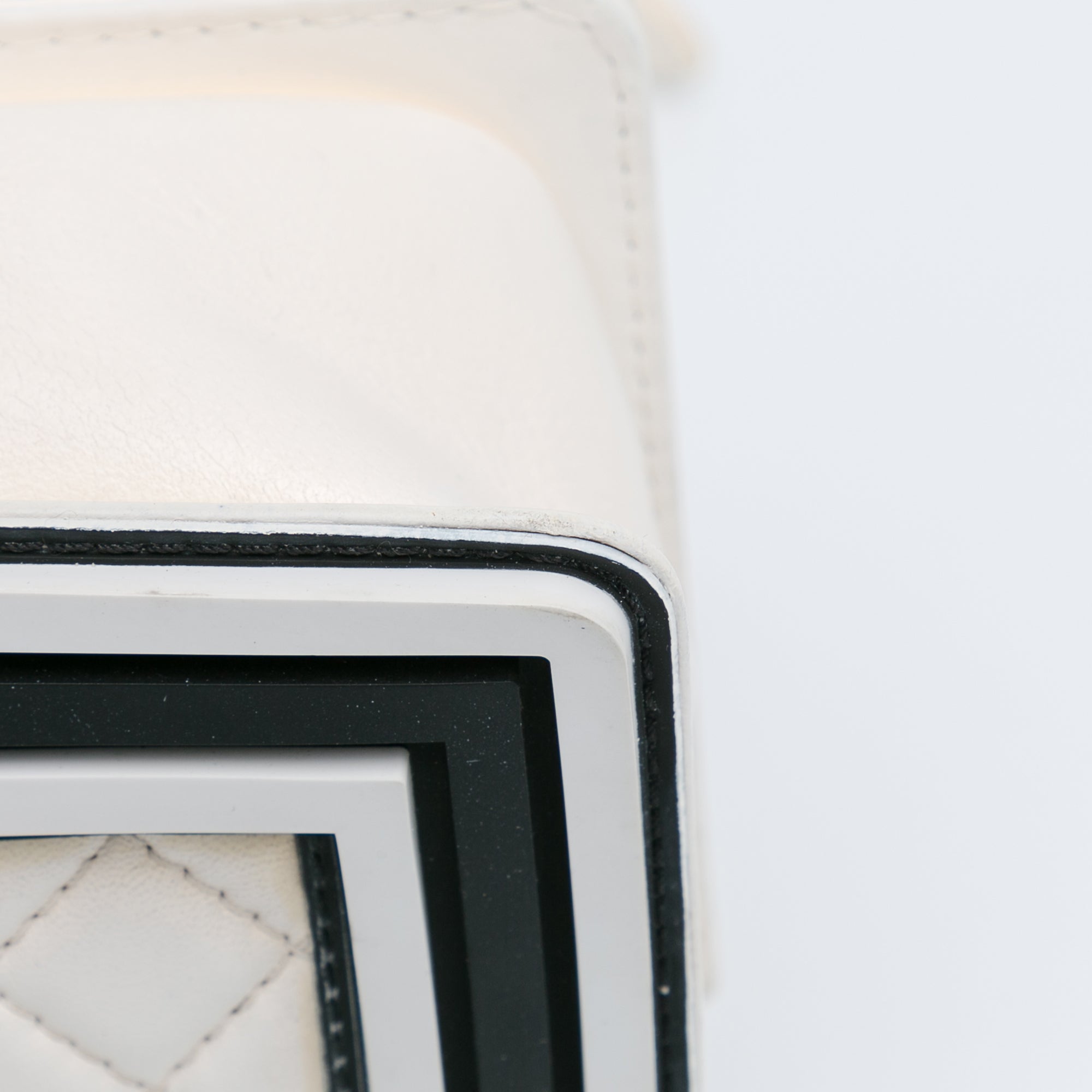 Chanel Old Medium Bicolor Quilted Lambskin and Rubber Boy Flap - image 9