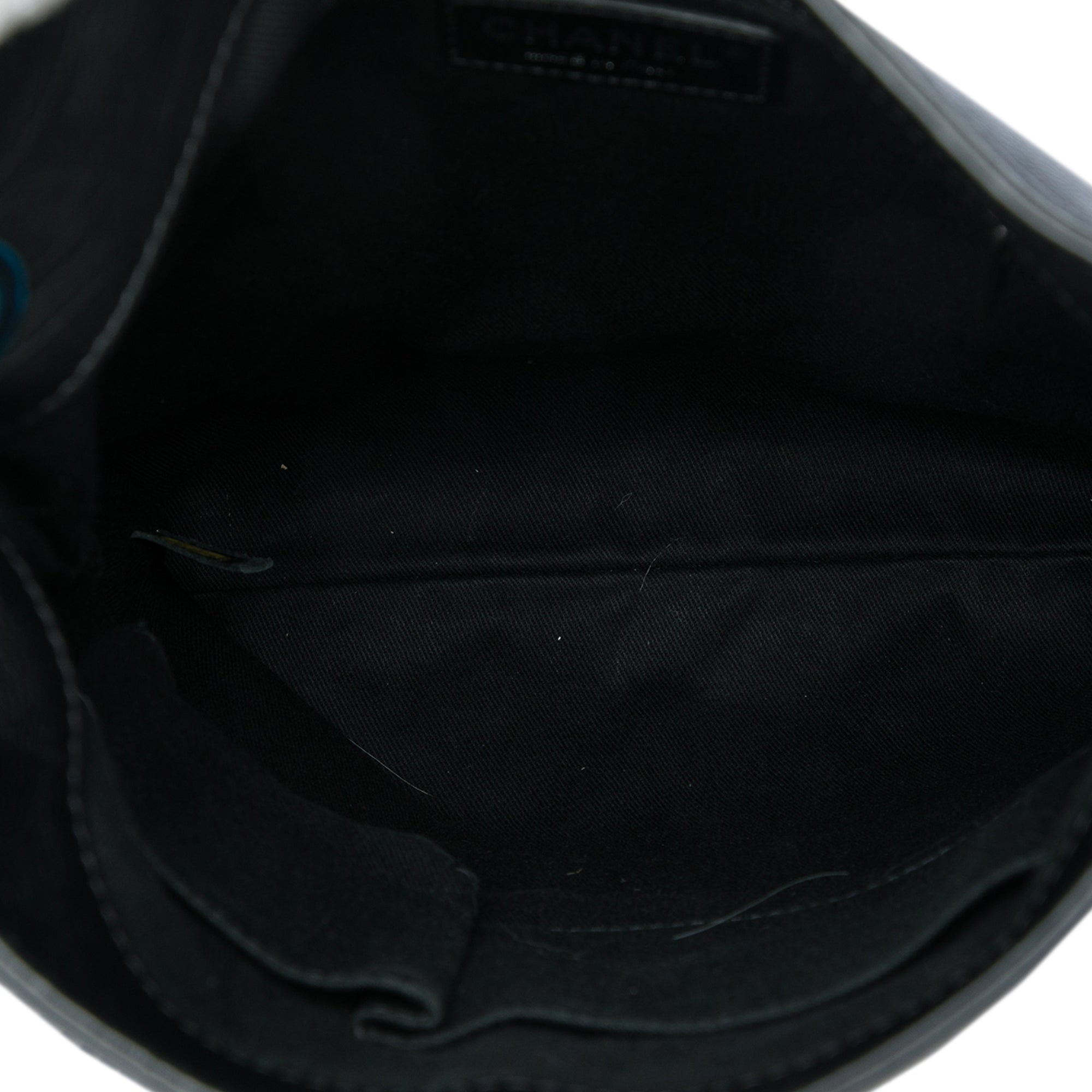 Chanel Oser Sans Poser CC Calfskin Messenger Bag - image 4