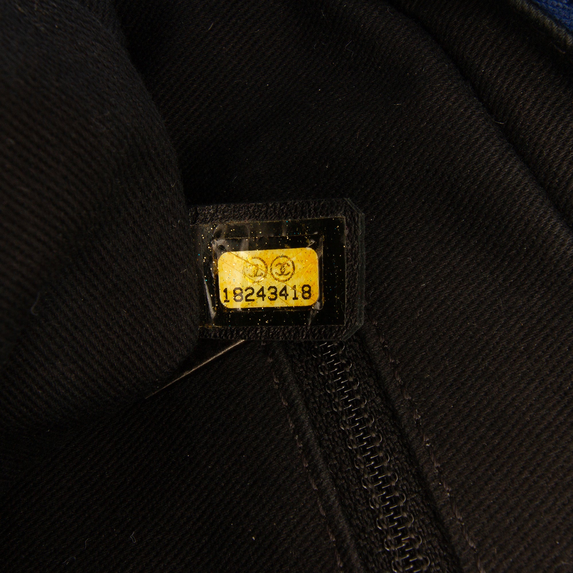 Chanel Medium Quilted Iridescent Caviar Easy Flap - image 6