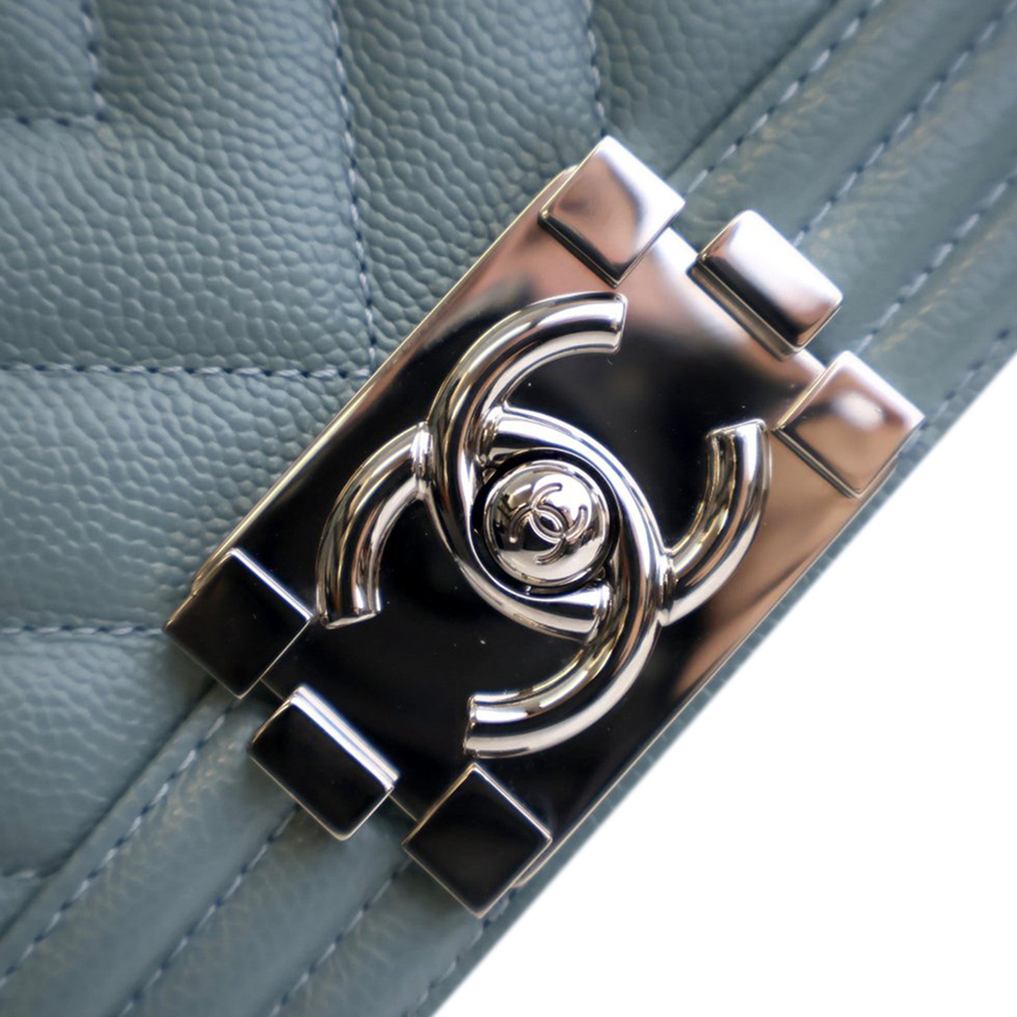 Chanel Old Medium Chevron Caviar Boy Flap - image 10