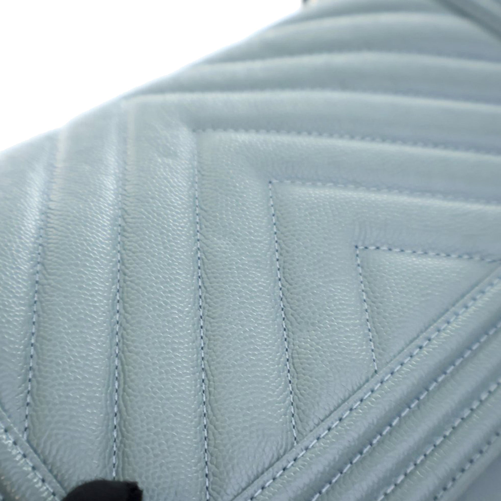 Chanel Old Medium Chevron Caviar Boy Flap - image 9