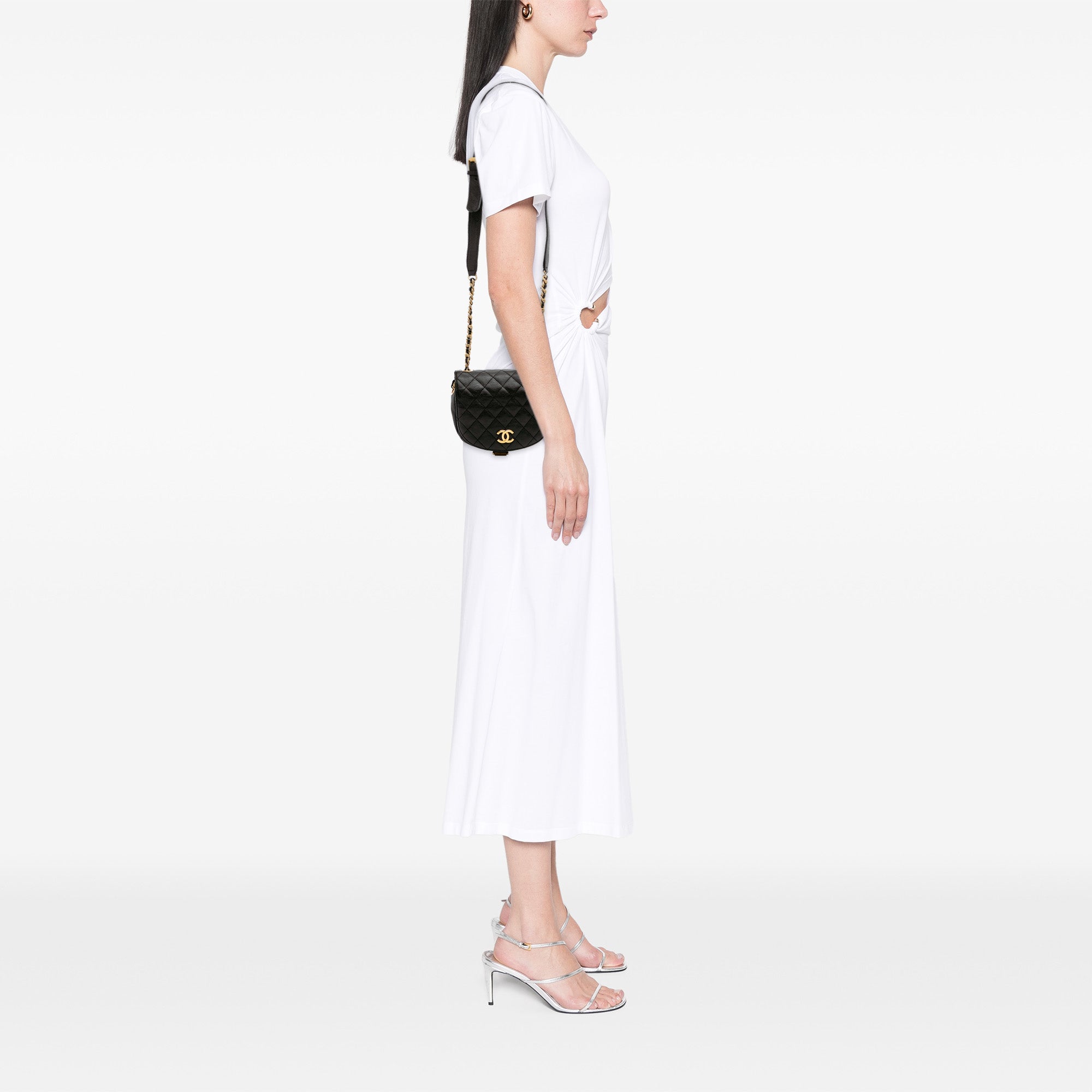 Chanel Quilted Grained Calfskin Casual Trip Messenger - image 11