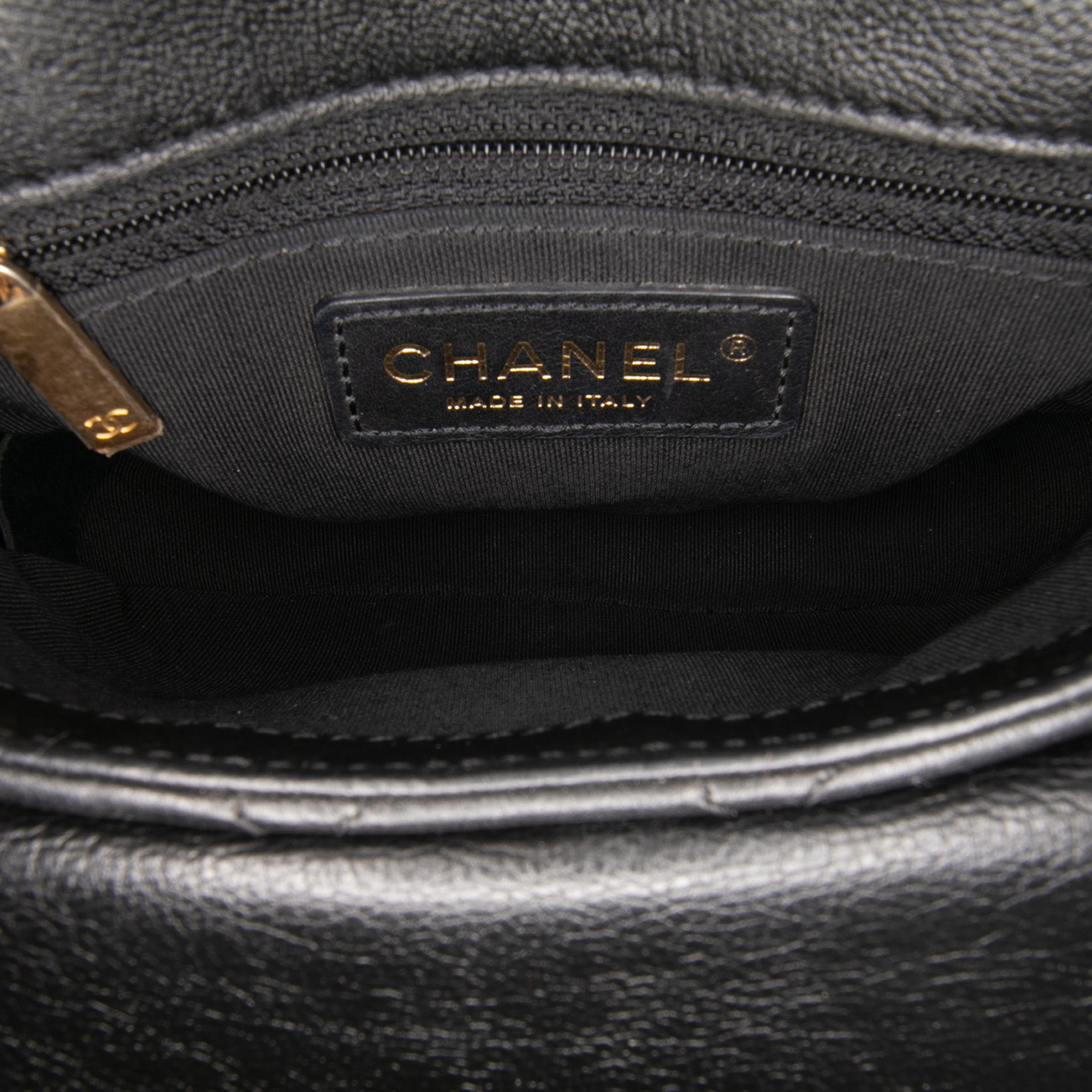 Chanel Quilted Grained Calfskin Casual Trip Messenger - image 4