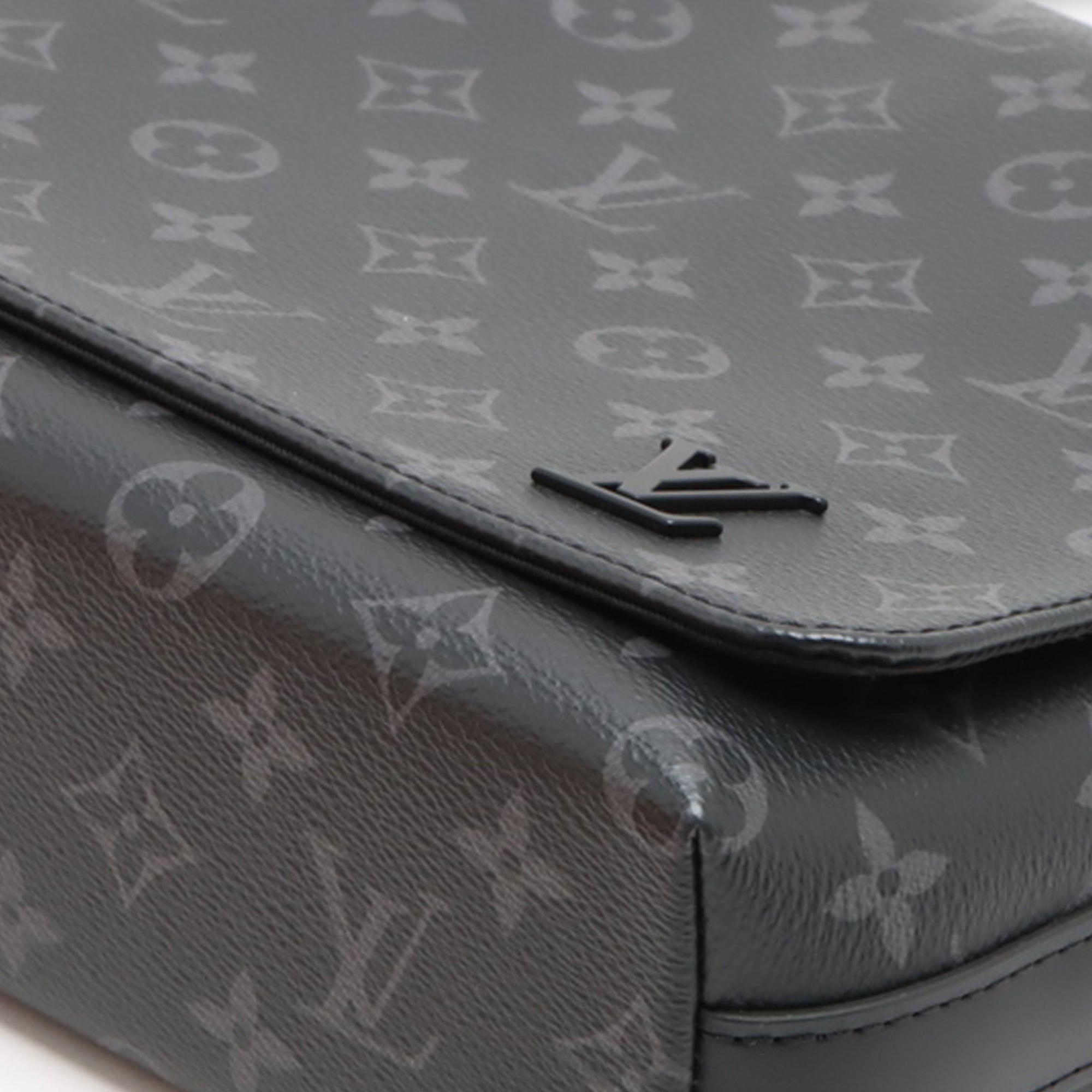 Louis Vuitton Monogram Eclipse District PM - image 7