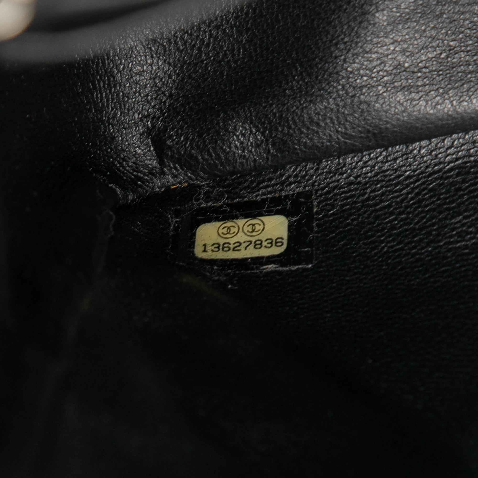 Chanel Jumbo Classic Caviar Double Flap - image 6