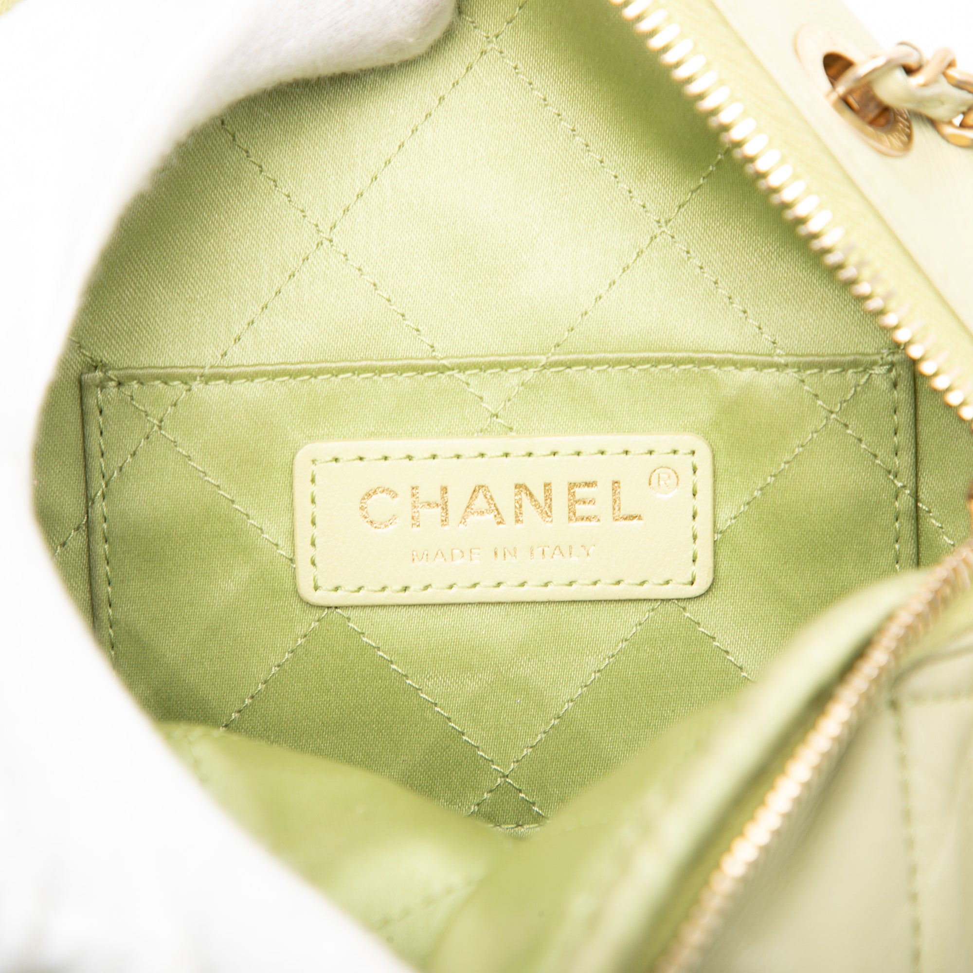 Chanel CC Quilted Lambskin Diamond Clutch with Chain - image 5