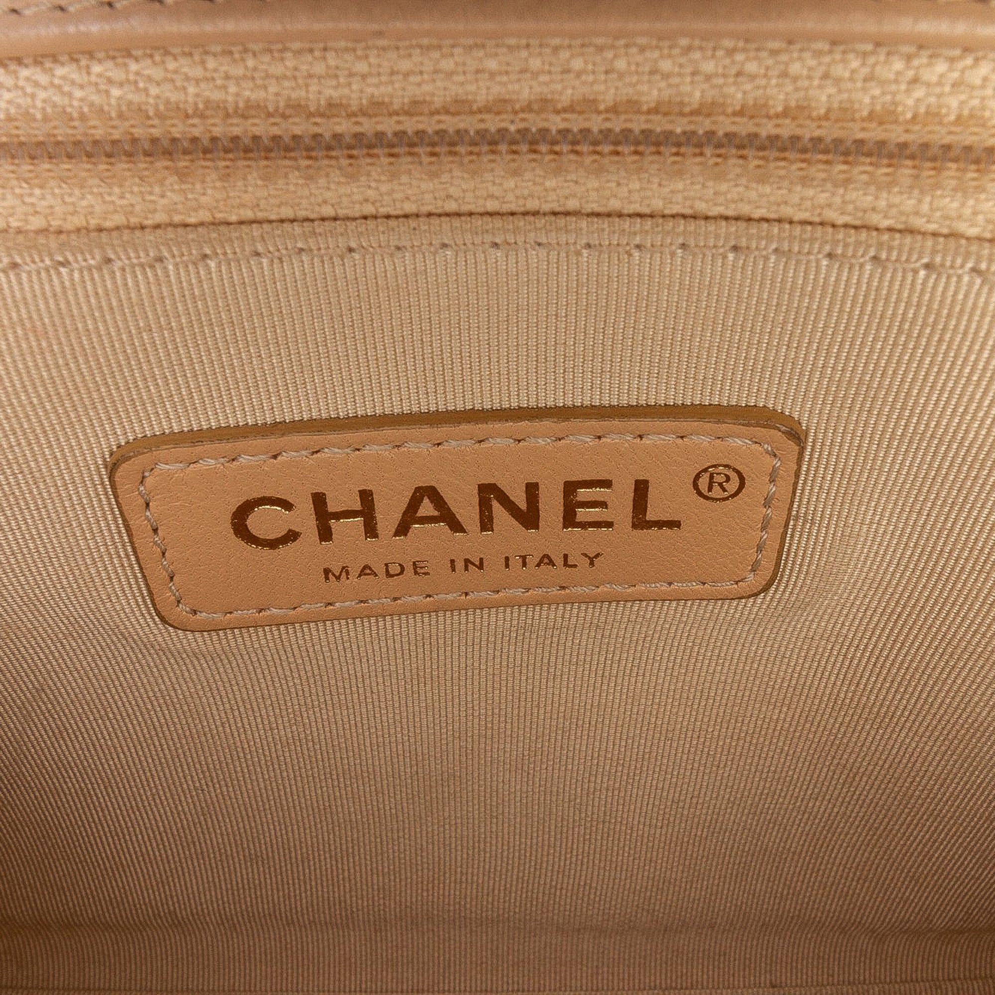 Chanel Medium Quilted Calfskin Label Click Flap - image 5
