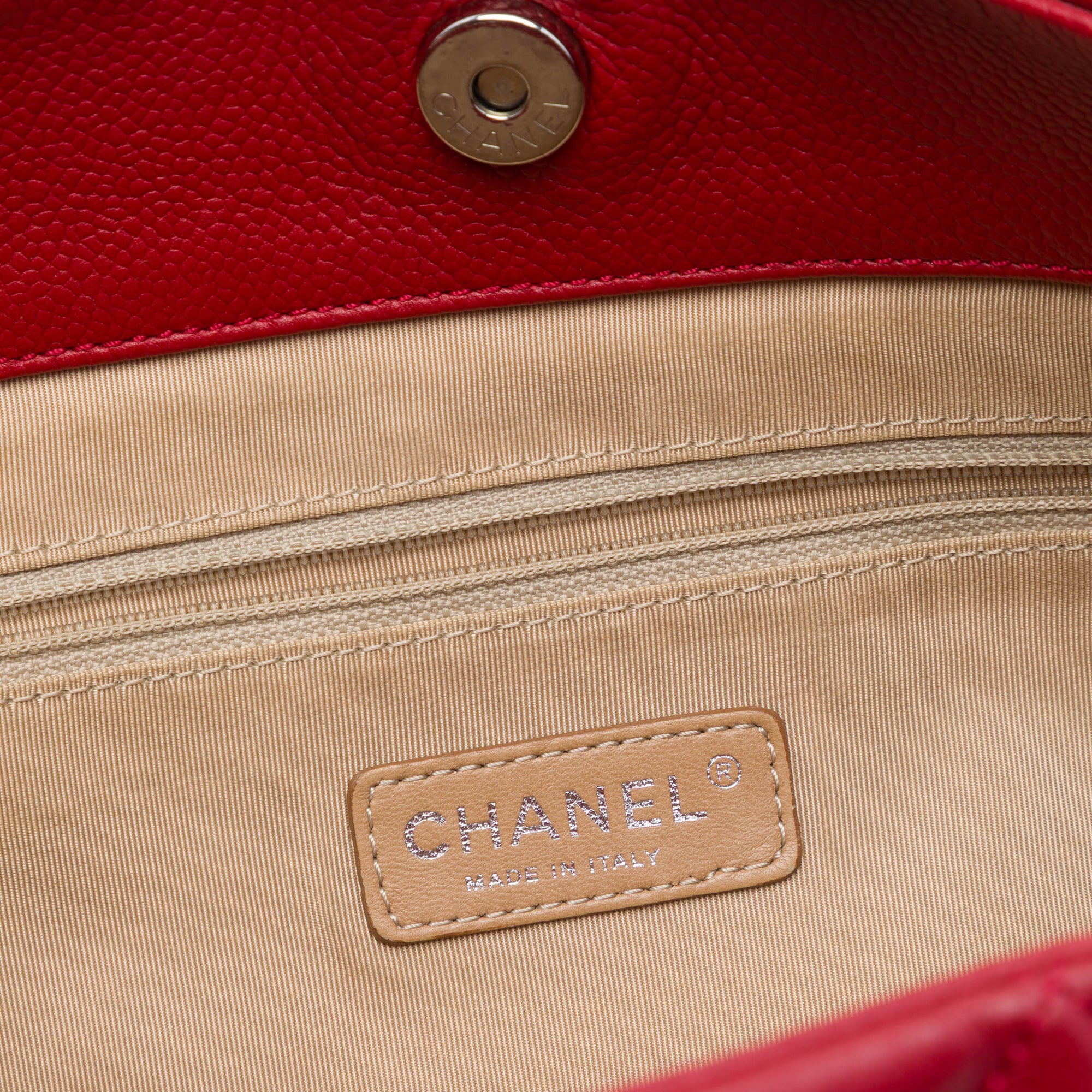 Chanel Quilted Caviar Expandable Zip Tote - image 5