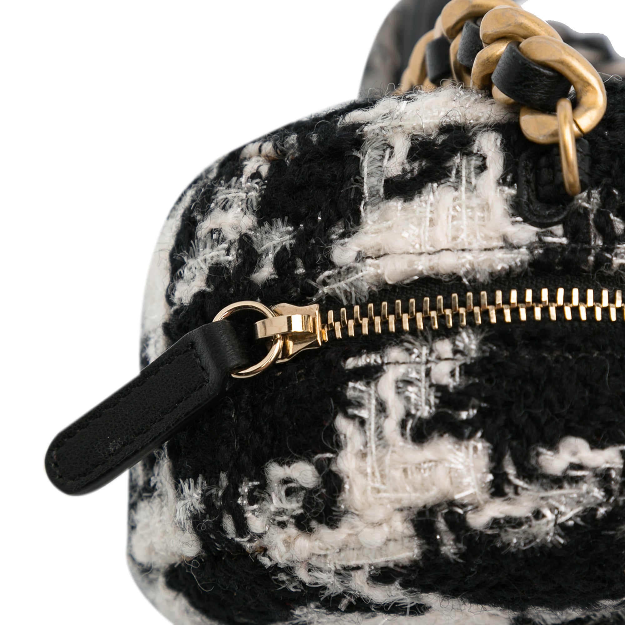 Chanel Tweed 19 Round Clutch with Chain - image 10