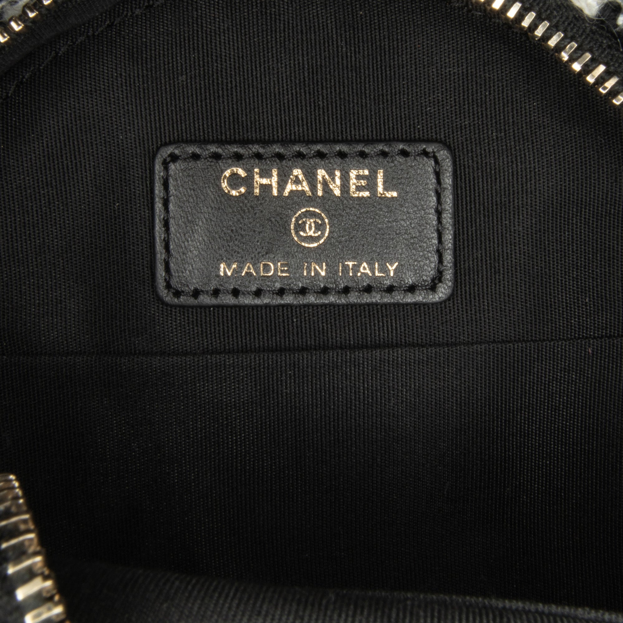 Chanel Tweed 19 Round Clutch with Chain - image 8