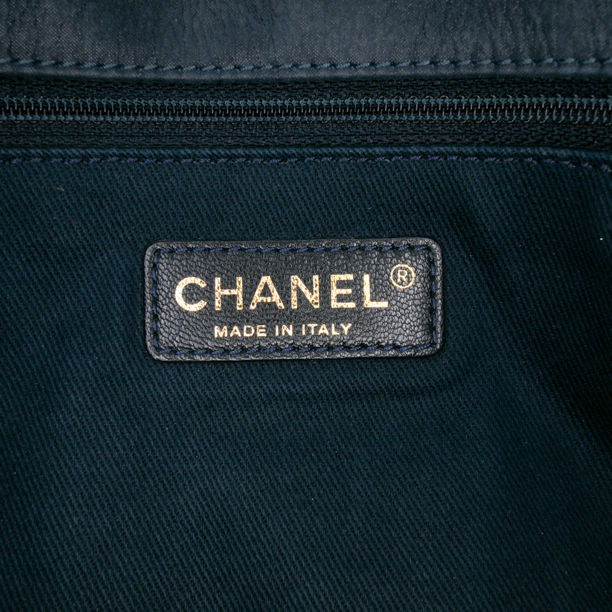 Chanel Jumbo Quilted Calfskin Triple Stitched Flap - image 5