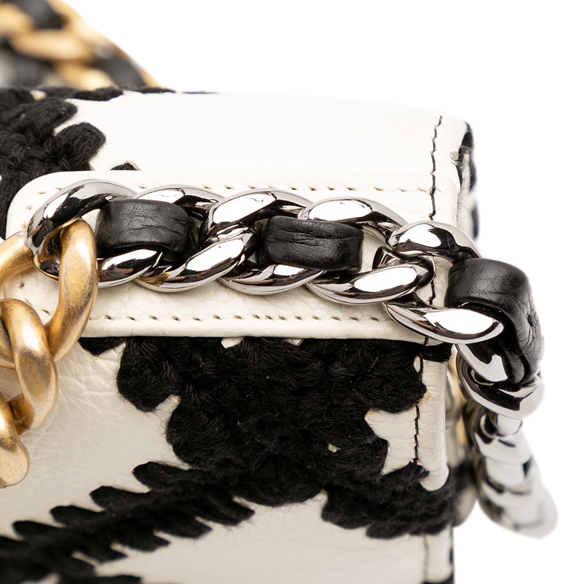 Chanel Calfskin Crochet 19 Wallet On Chain - image 10