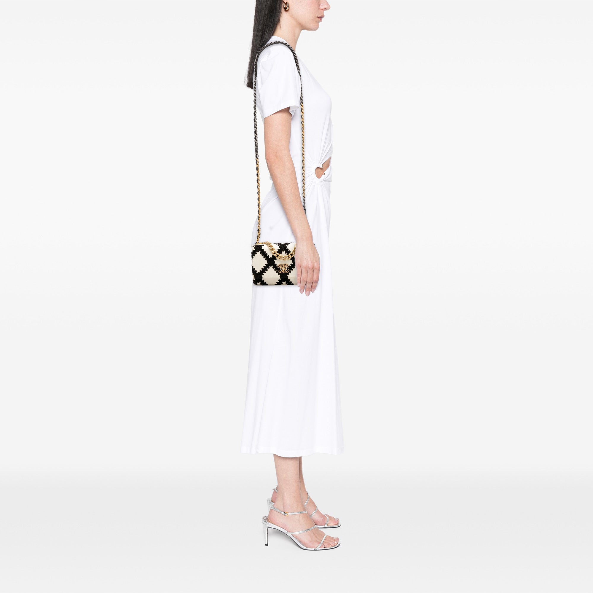 Chanel Calfskin Crochet 19 Wallet On Chain - image 12