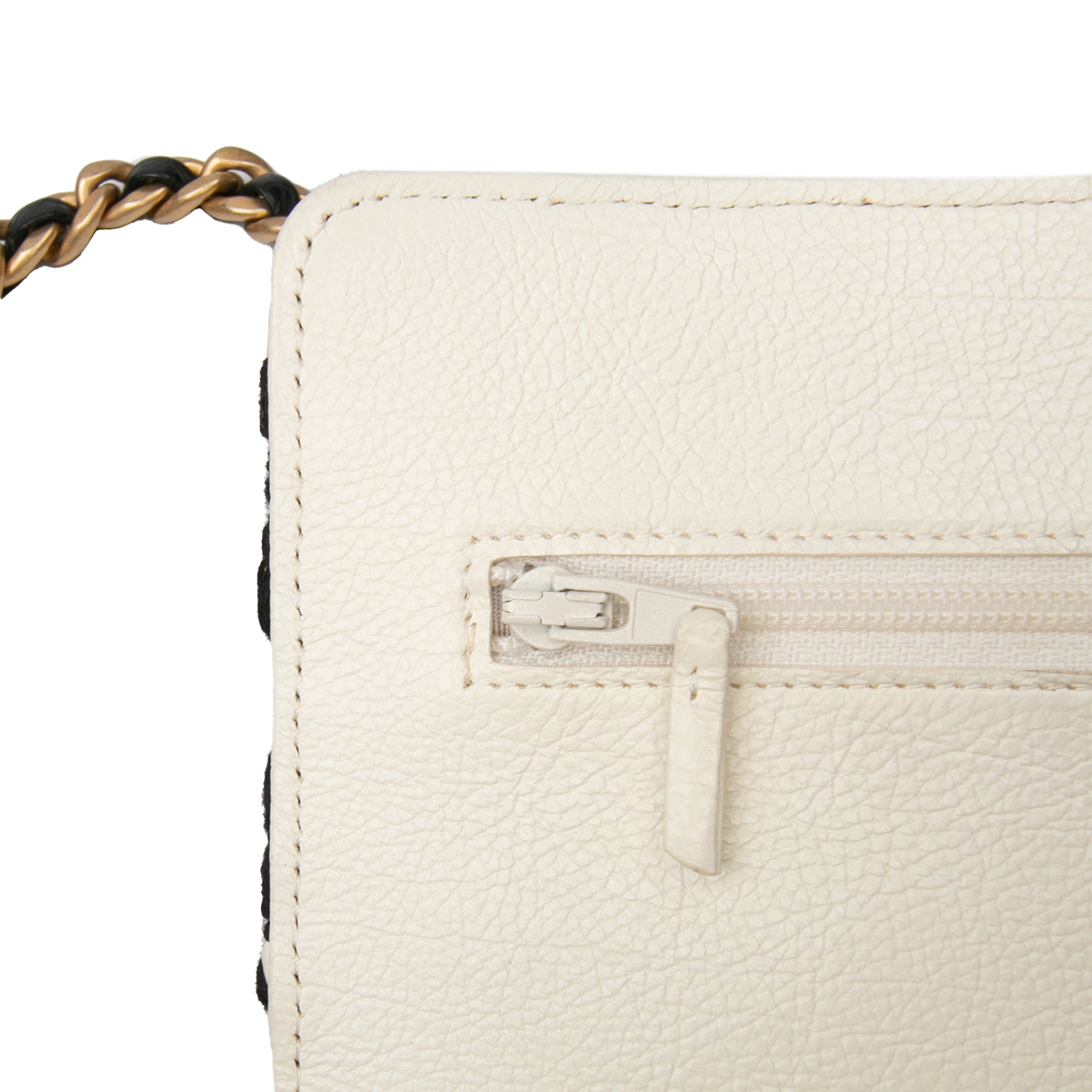 Chanel Calfskin Crochet 19 Wallet On Chain - image 7