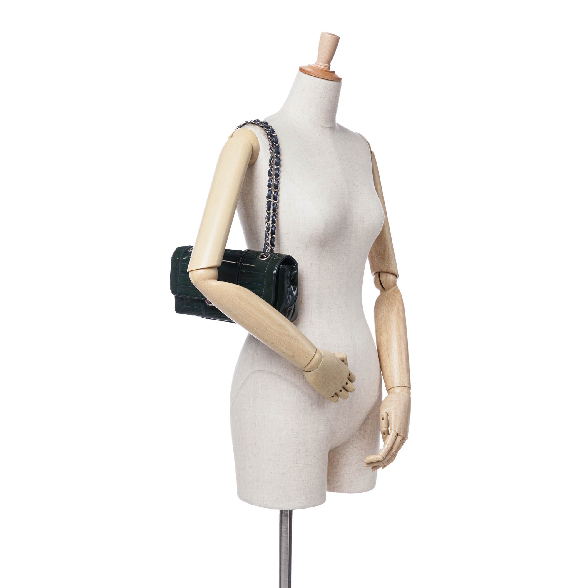 Chanel Medium Quilted Patent Horizontal Single Flap - image 8