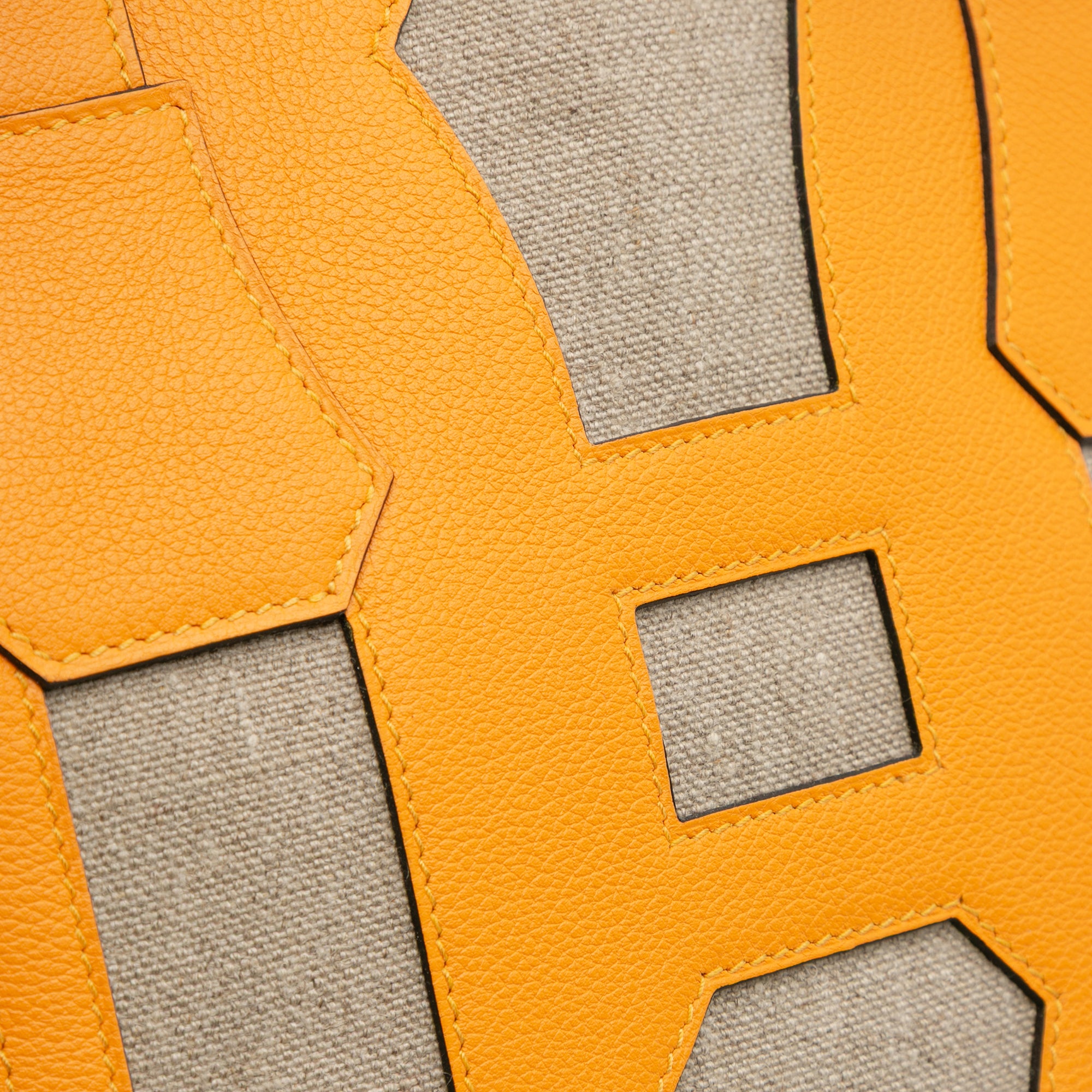 Hermès Evergrain and Toile Petit H Bell Tote - image 9